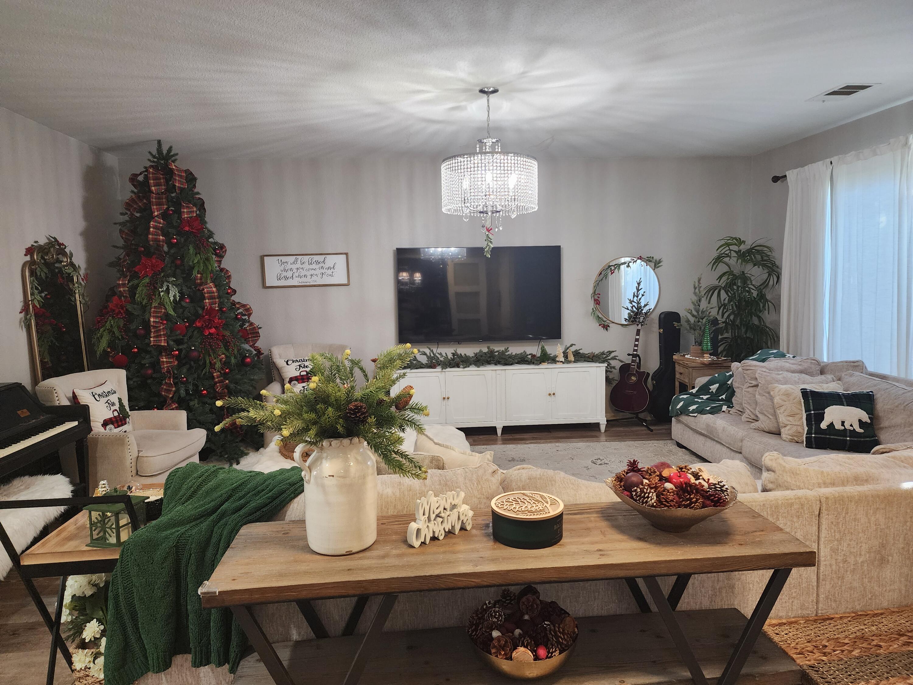 1750 Riesling St, Tulare, CA 93274