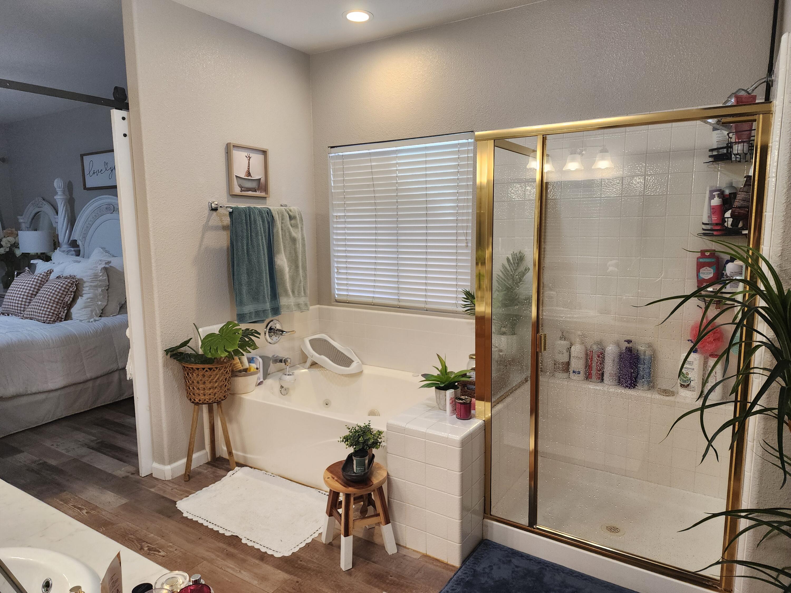 1750 Riesling St, Tulare, CA 93274