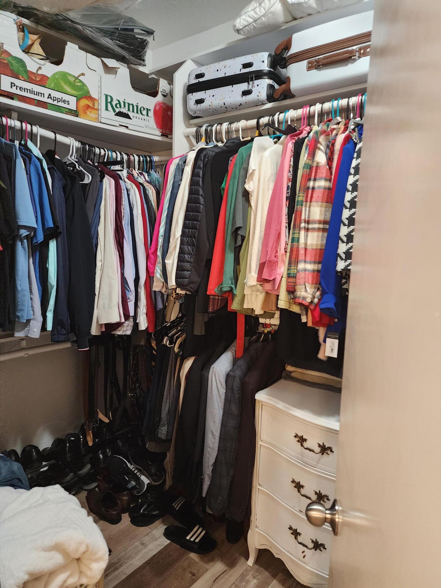 1750 Riesling St, Tulare, CA 93274