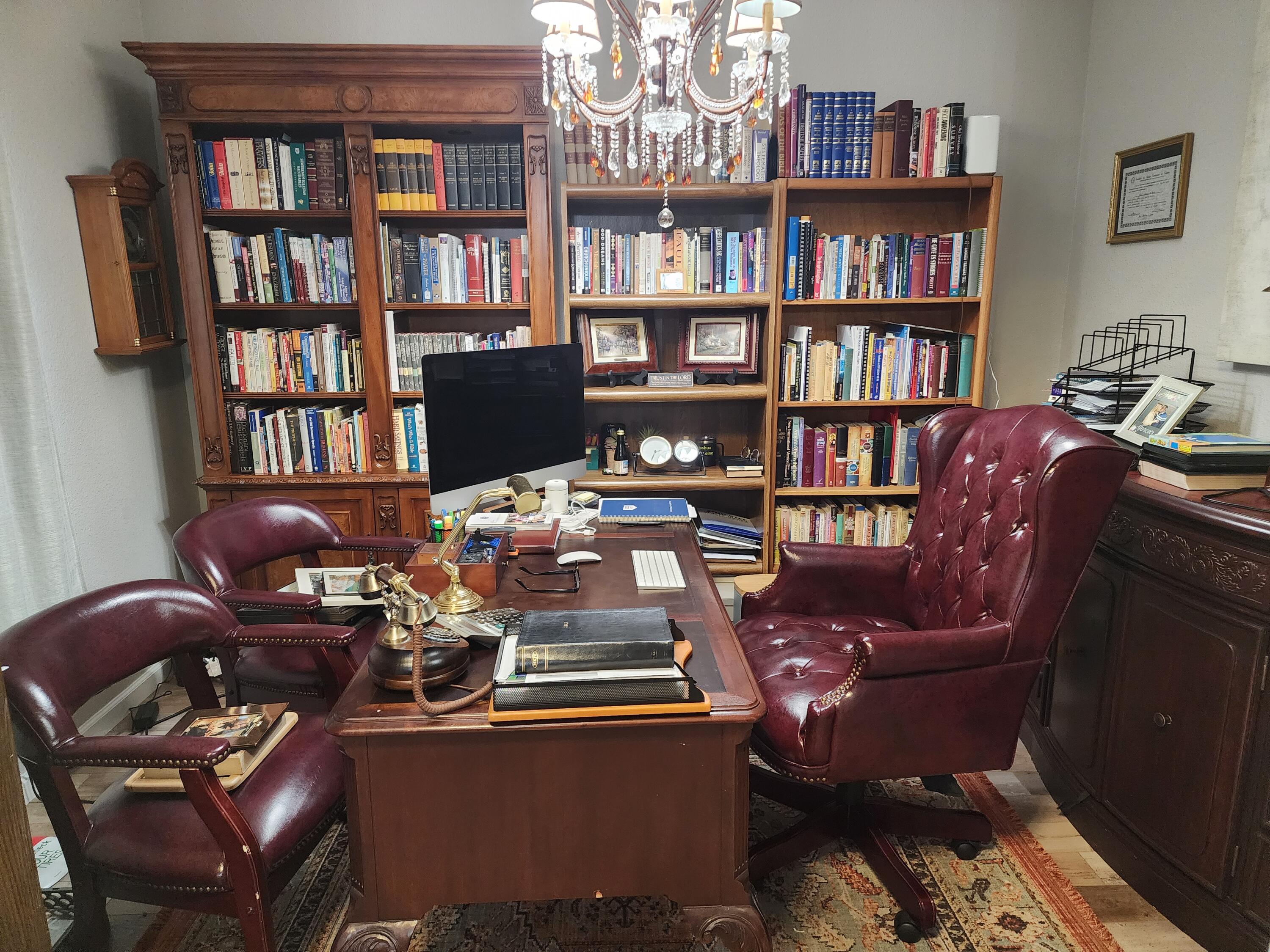 1750 Riesling St, Tulare, CA 93274