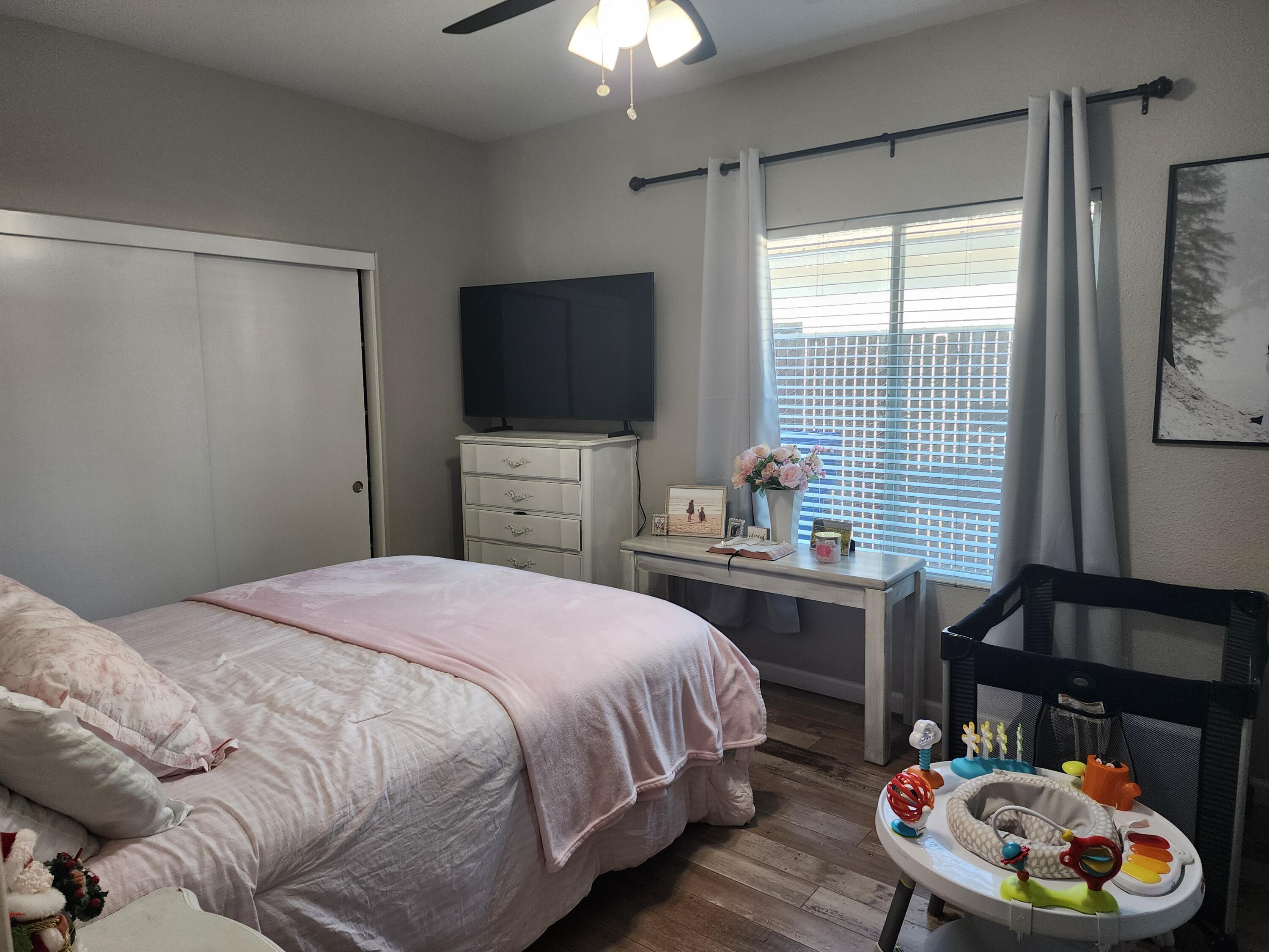 1750 Riesling St, Tulare, CA 93274