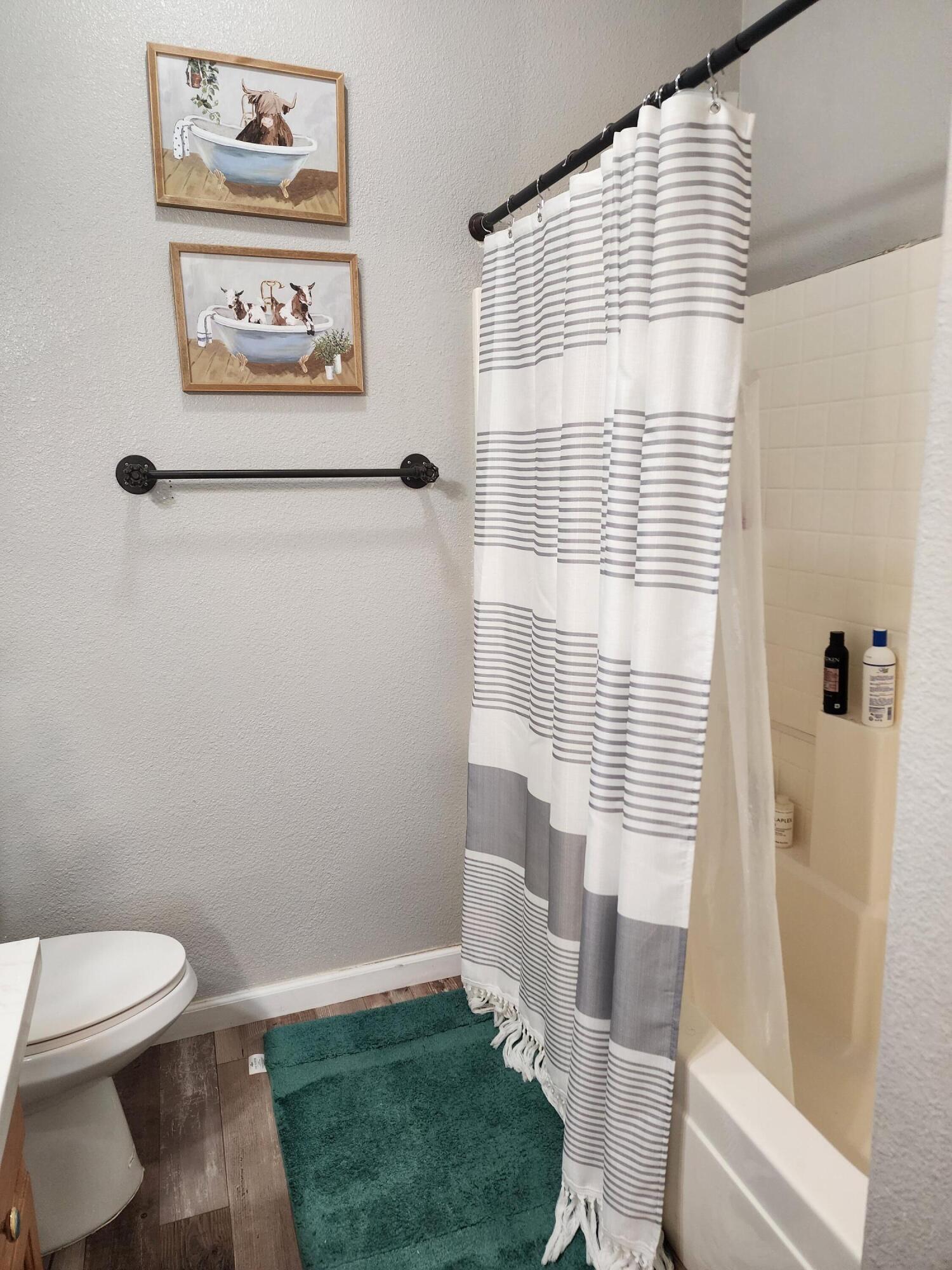 1750 Riesling St, Tulare, CA 93274