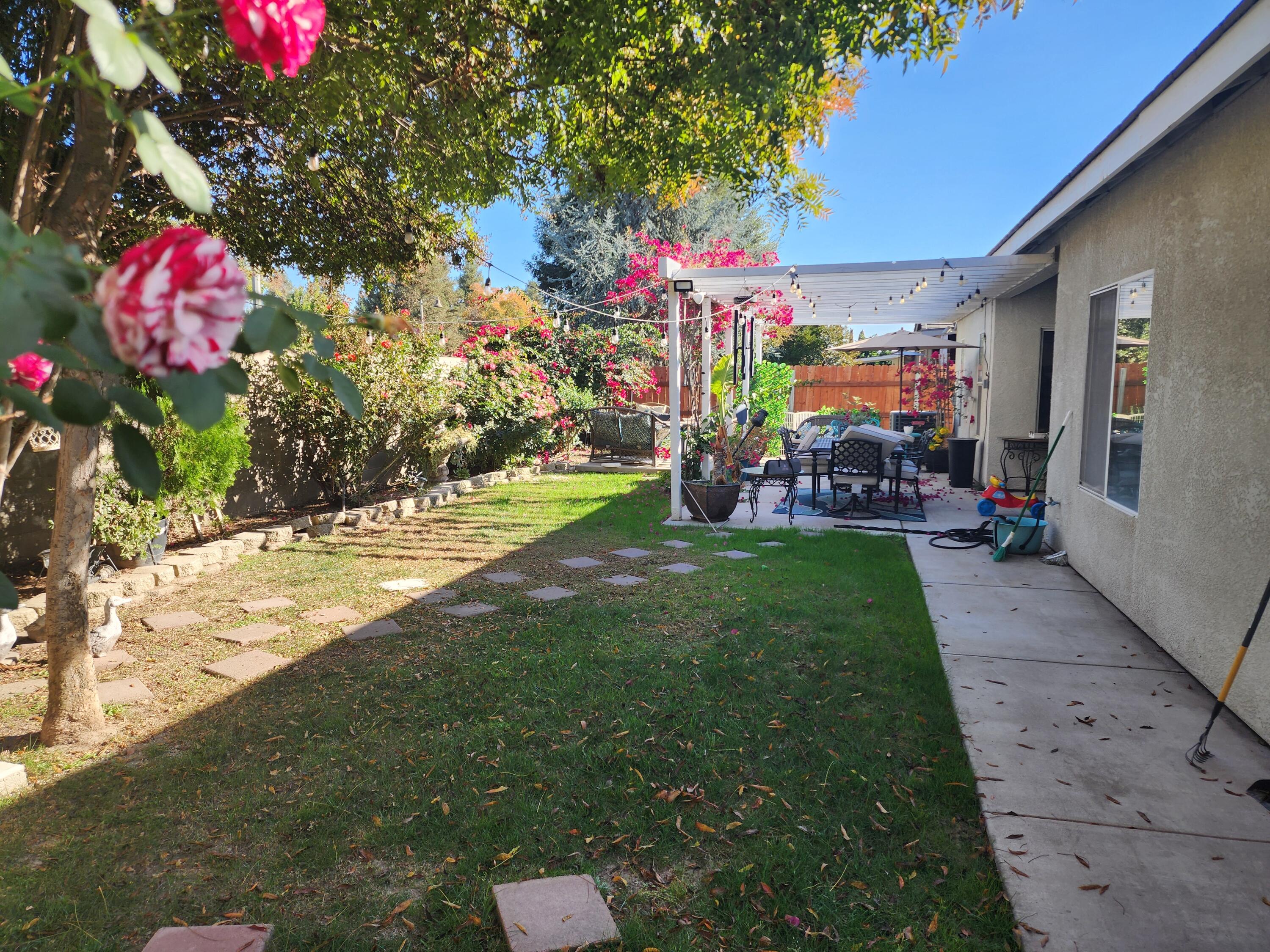 1750 Riesling St, Tulare, CA 93274