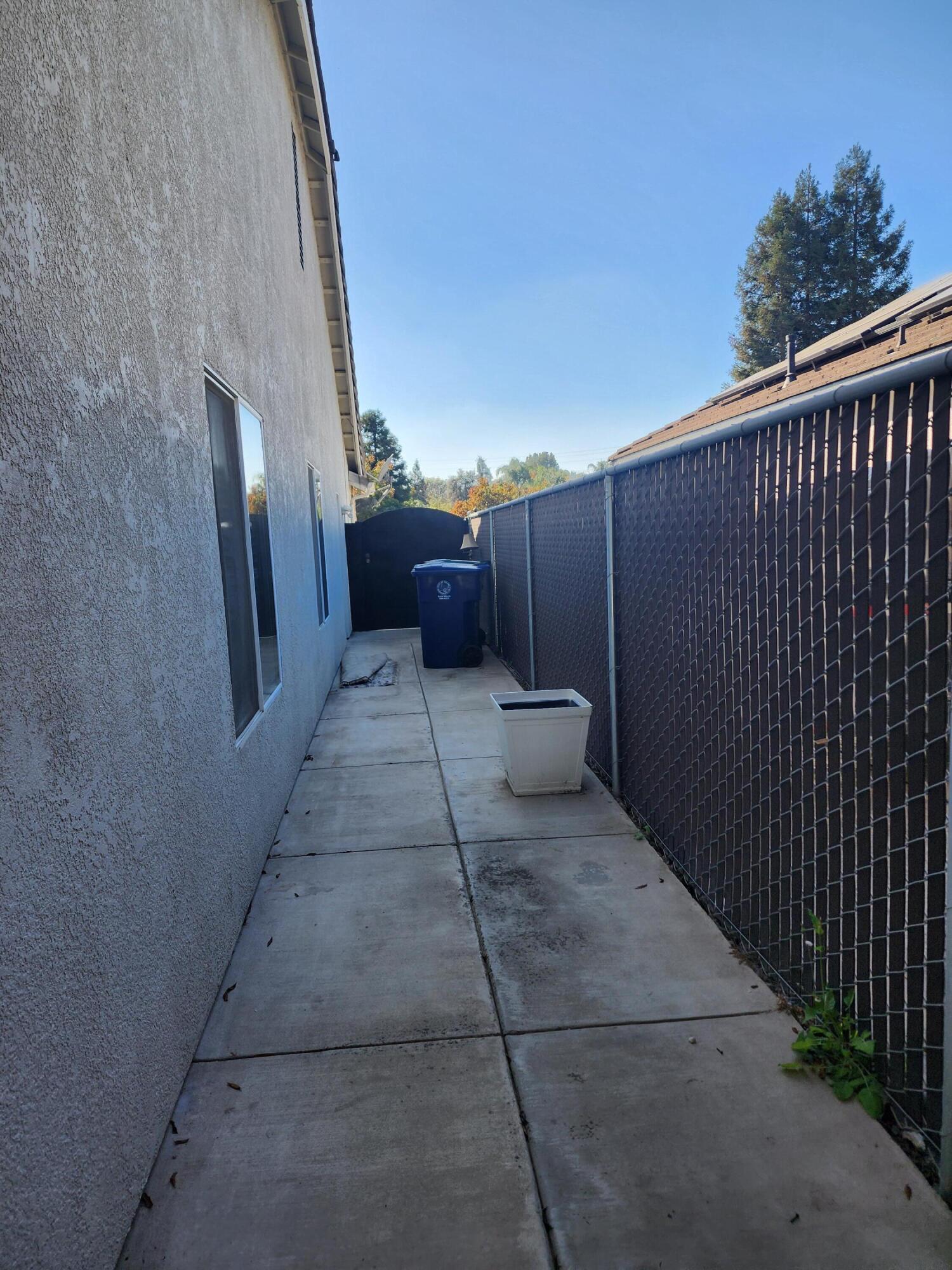 1750 Riesling St, Tulare, CA 93274