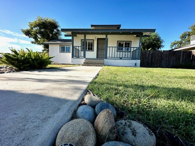 103 E Firebaugh Ave, Exeter, CA 93221