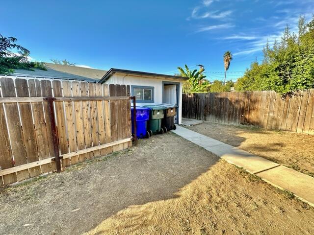 103 E Firebaugh Ave, Exeter, CA 93221