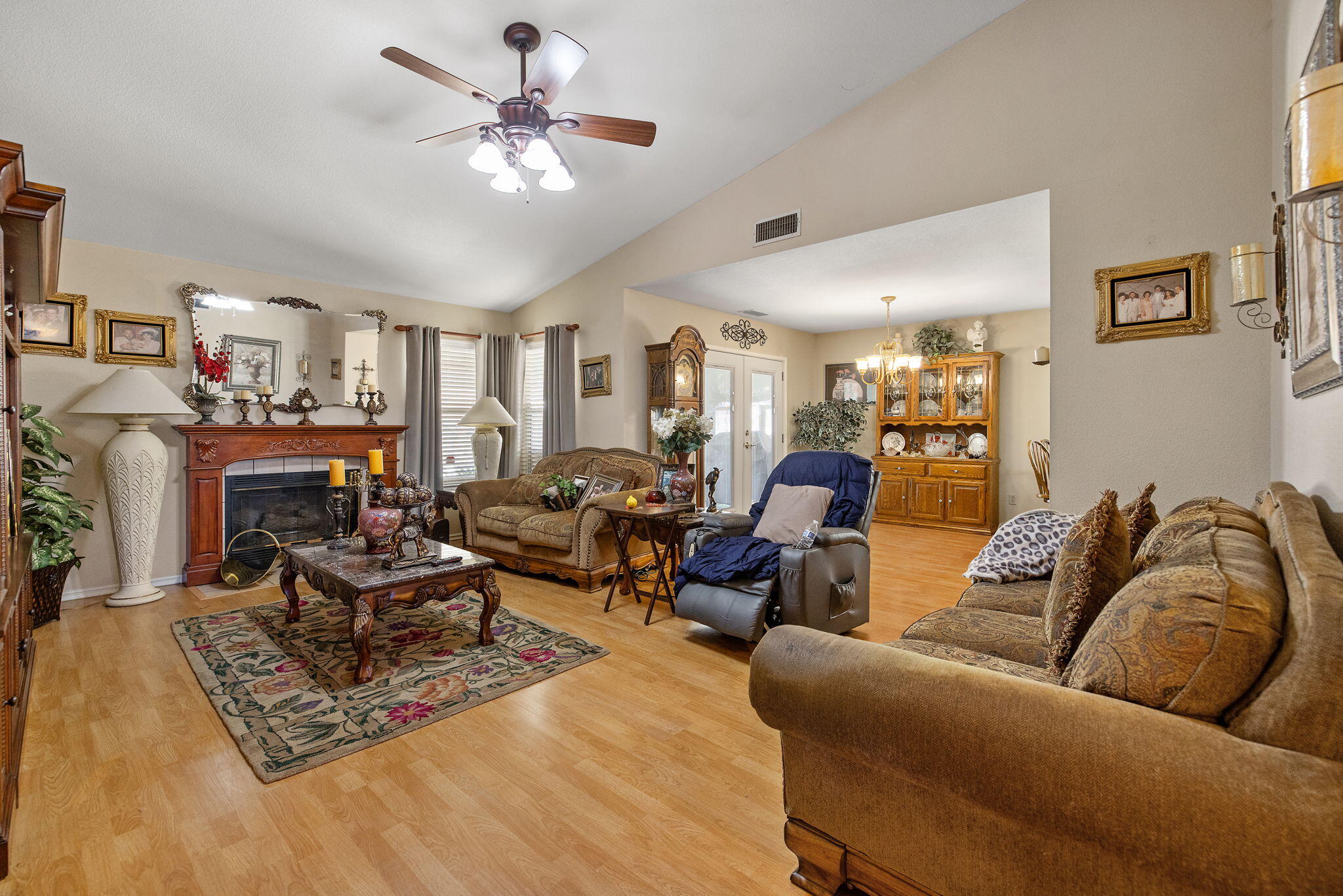 605 Catalina Cir, Tulare, CA 93274