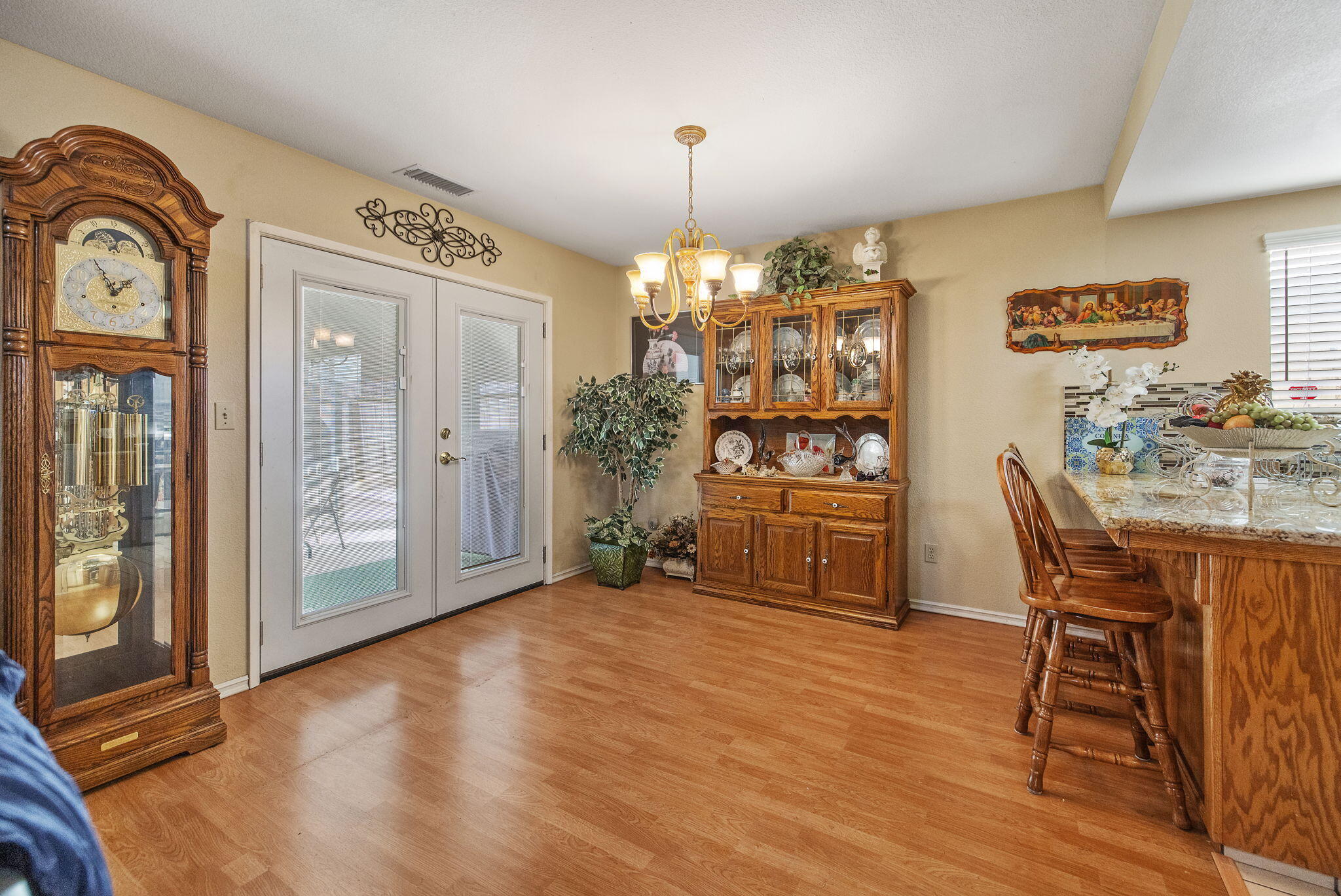 605 Catalina Cir, Tulare, CA 93274