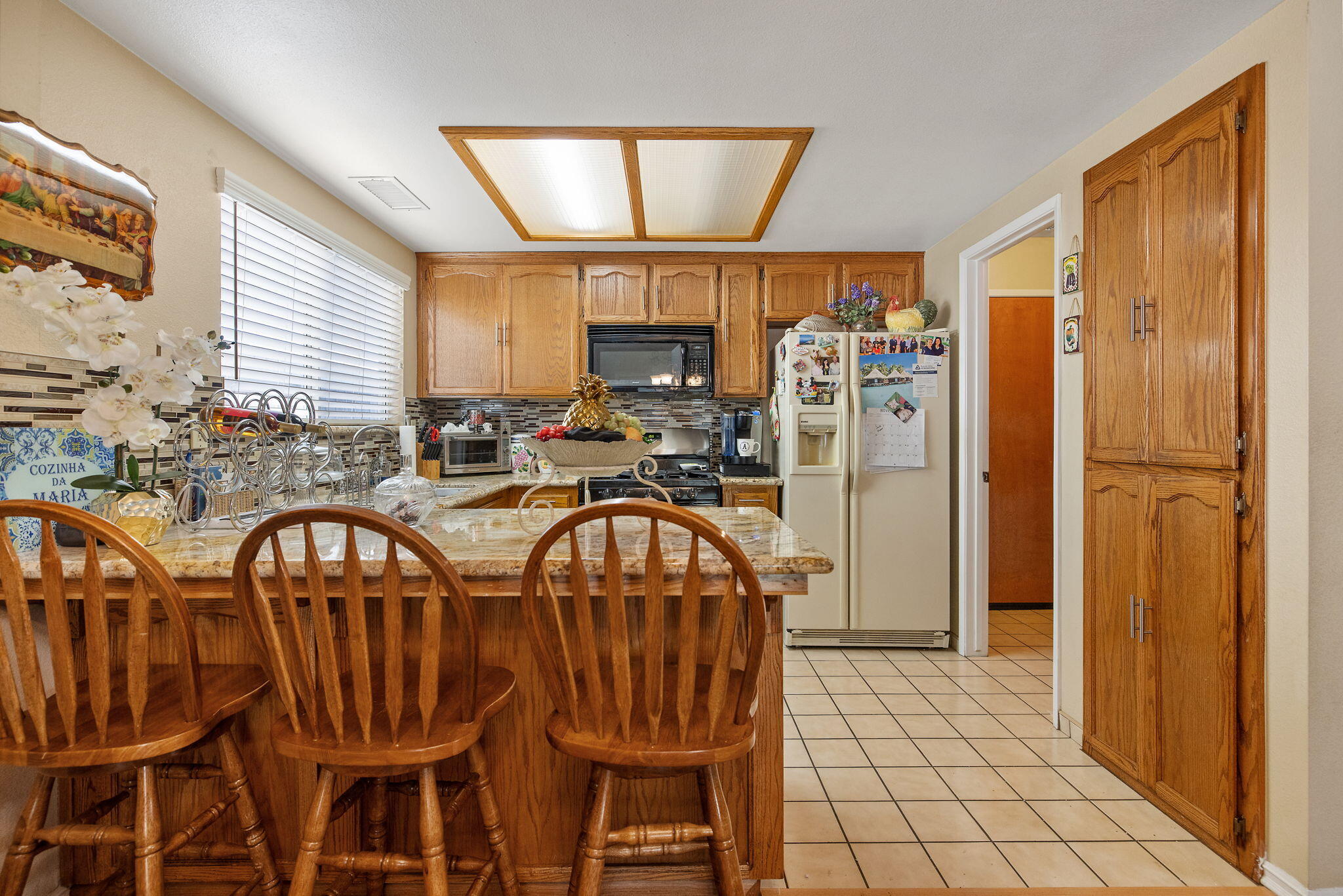 605 Catalina Cir, Tulare, CA 93274