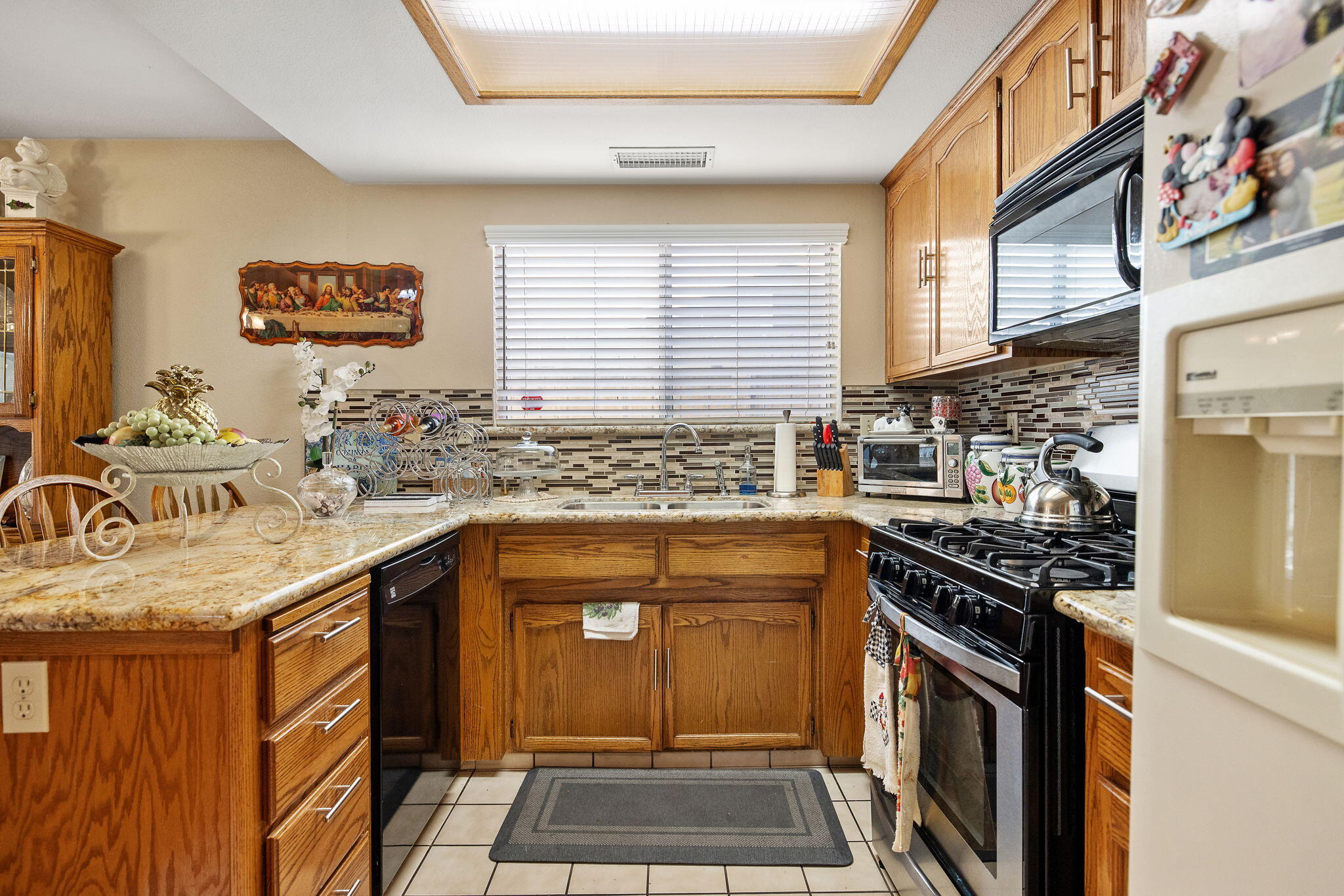 605 Catalina Cir, Tulare, CA 93274