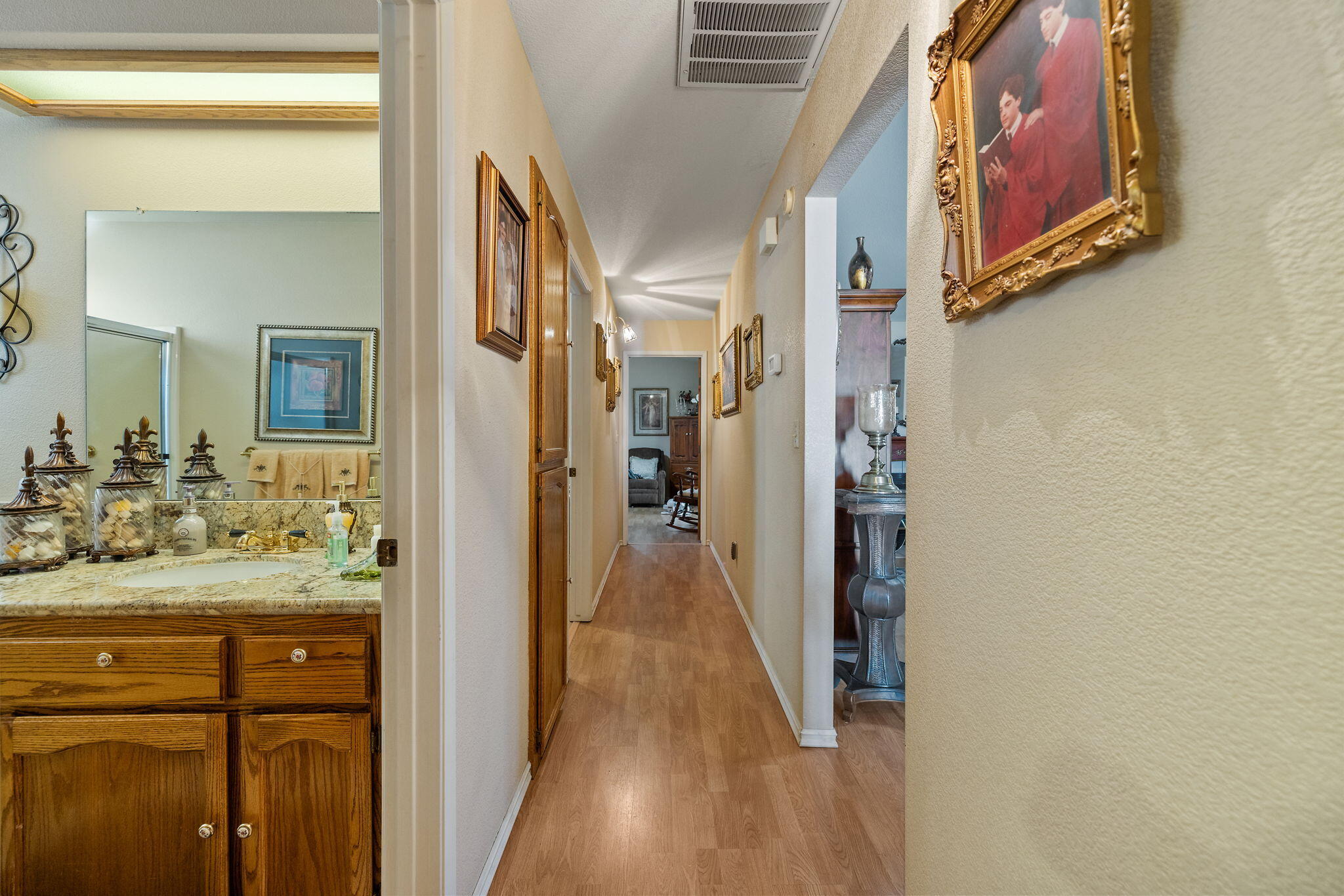 605 Catalina Cir, Tulare, CA 93274