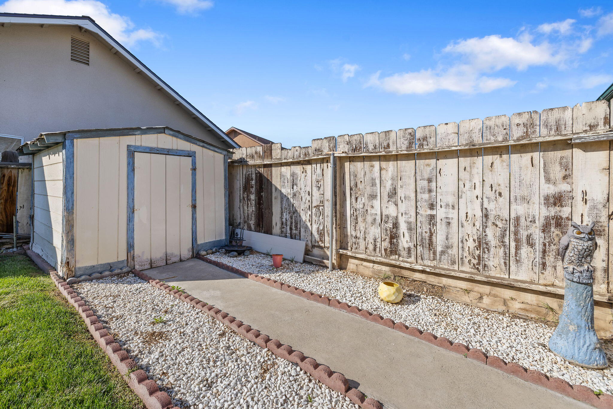 605 Catalina Cir, Tulare, CA 93274