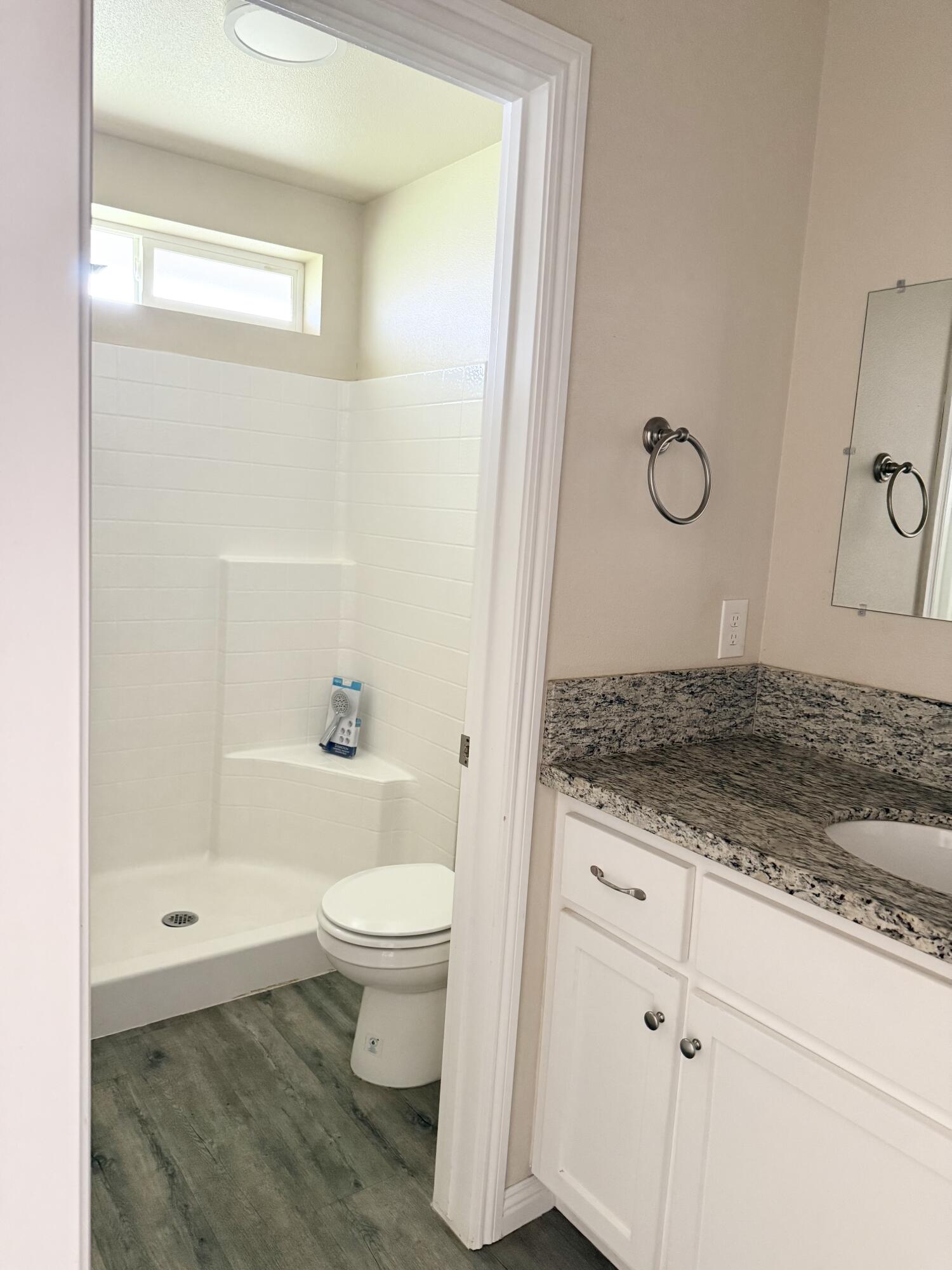 1478 N Belmont #E, Exeter, CA 93221