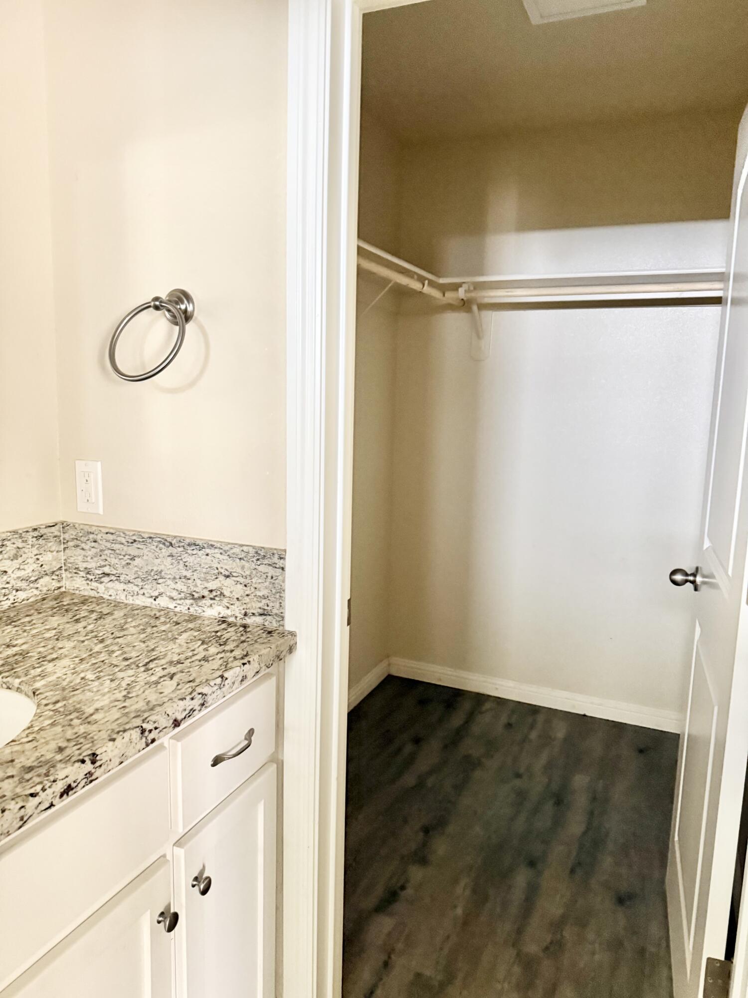 1478 N Belmont #E, Exeter, CA 93221