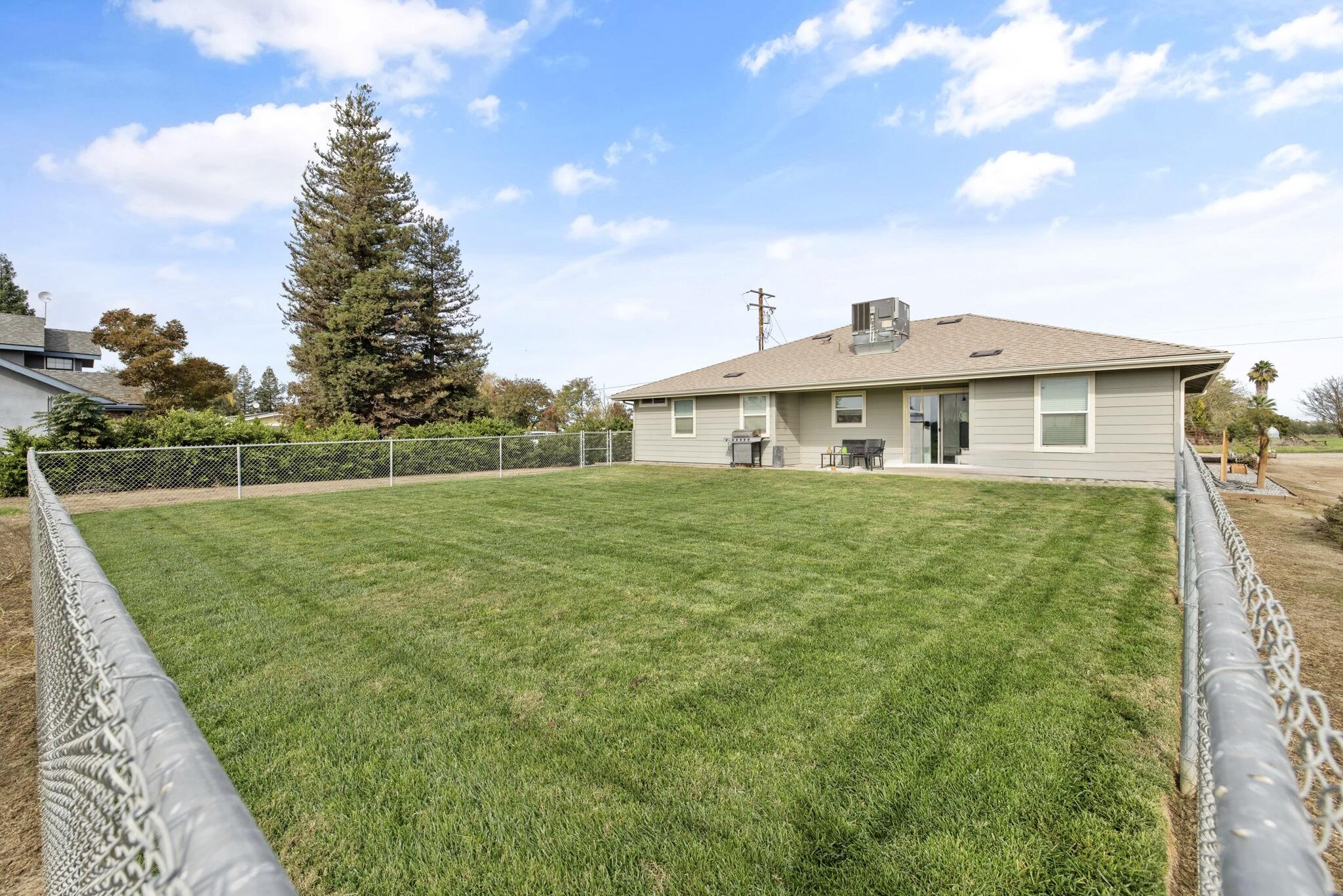 1478 N Belmont #E, Exeter, CA 93221