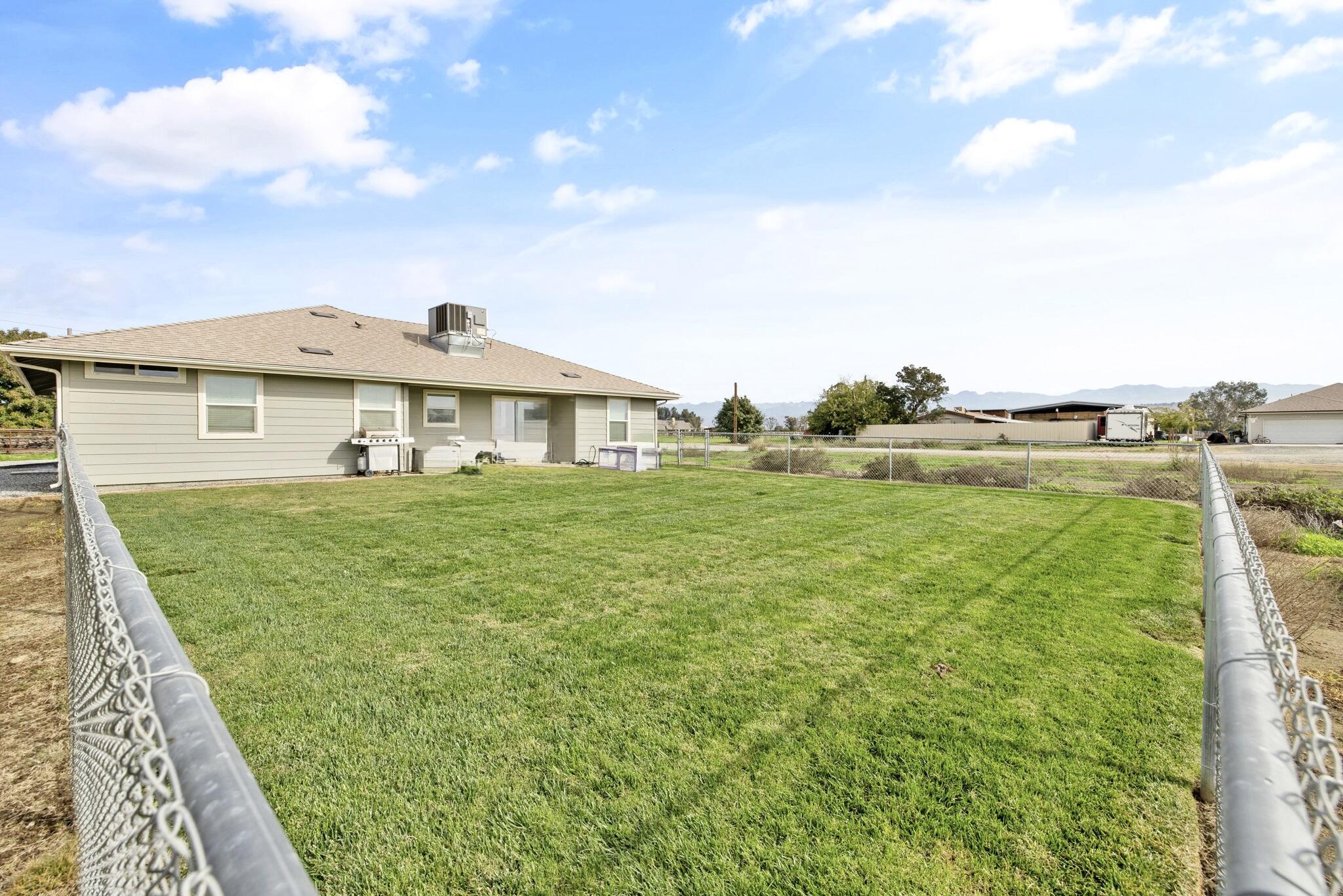 1478 N Belmont #E, Exeter, CA 93221