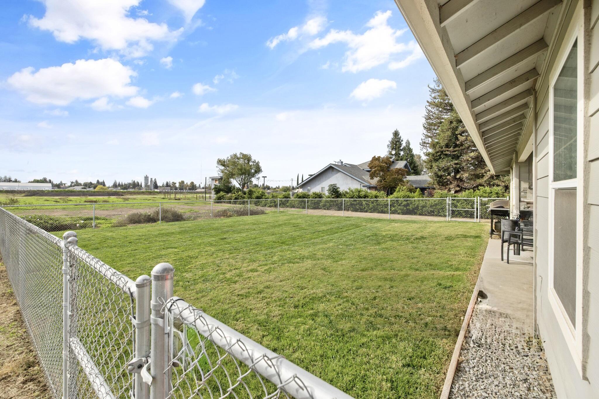 1478 N Belmont #E, Exeter, CA 93221