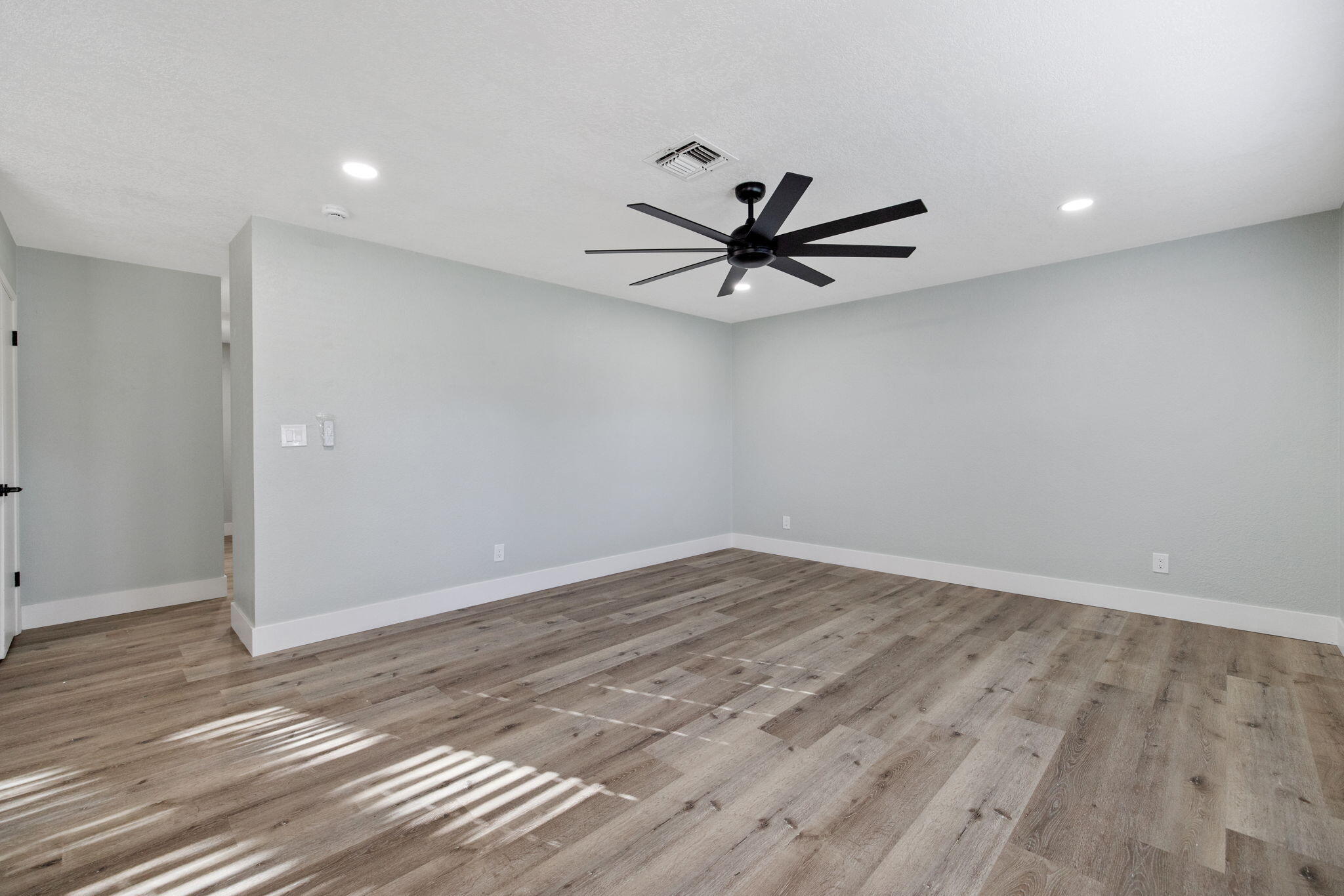 1742 S Heritage St, Visalia, CA 93277