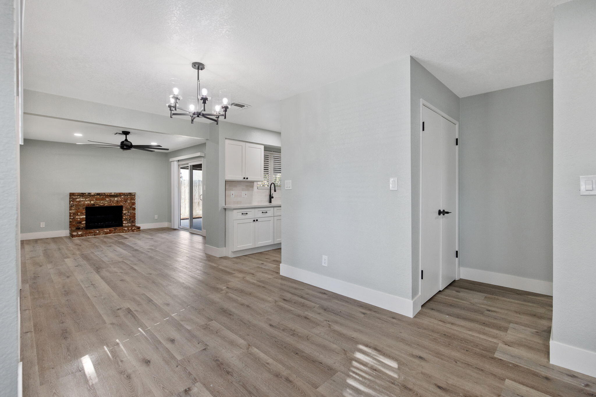 1742 S Heritage St, Visalia, CA 93277