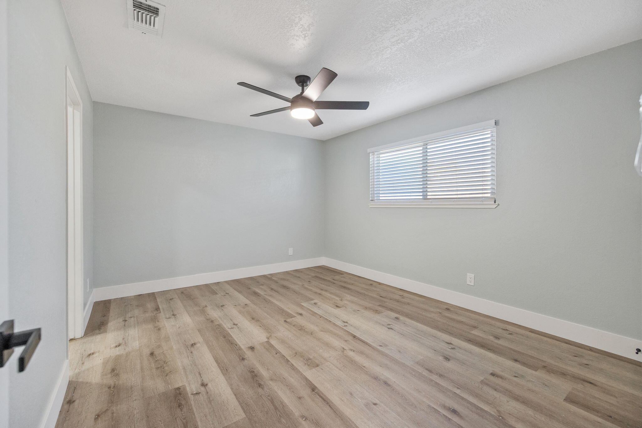 1742 S Heritage St, Visalia, CA 93277