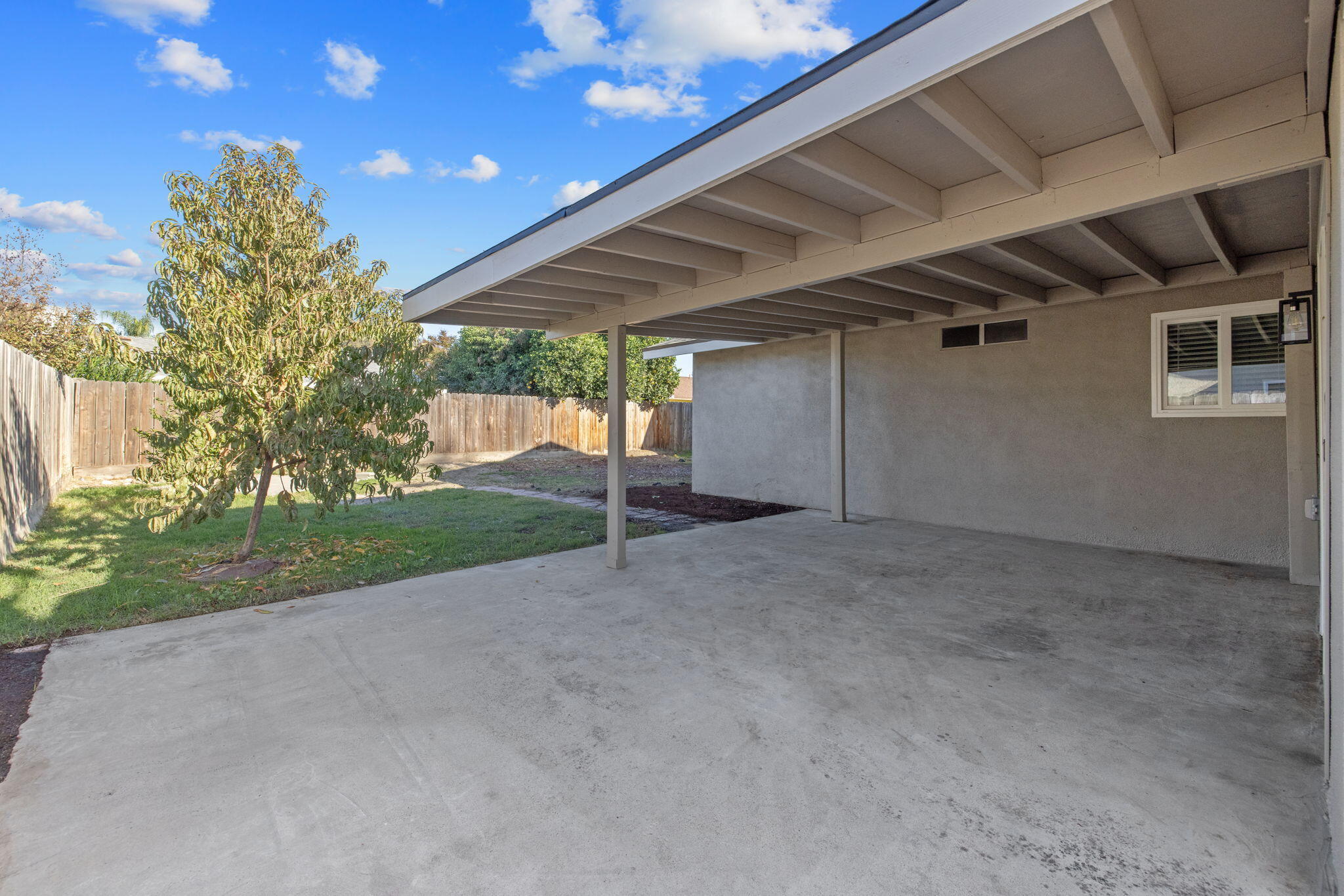 1742 S Heritage St, Visalia, CA 93277