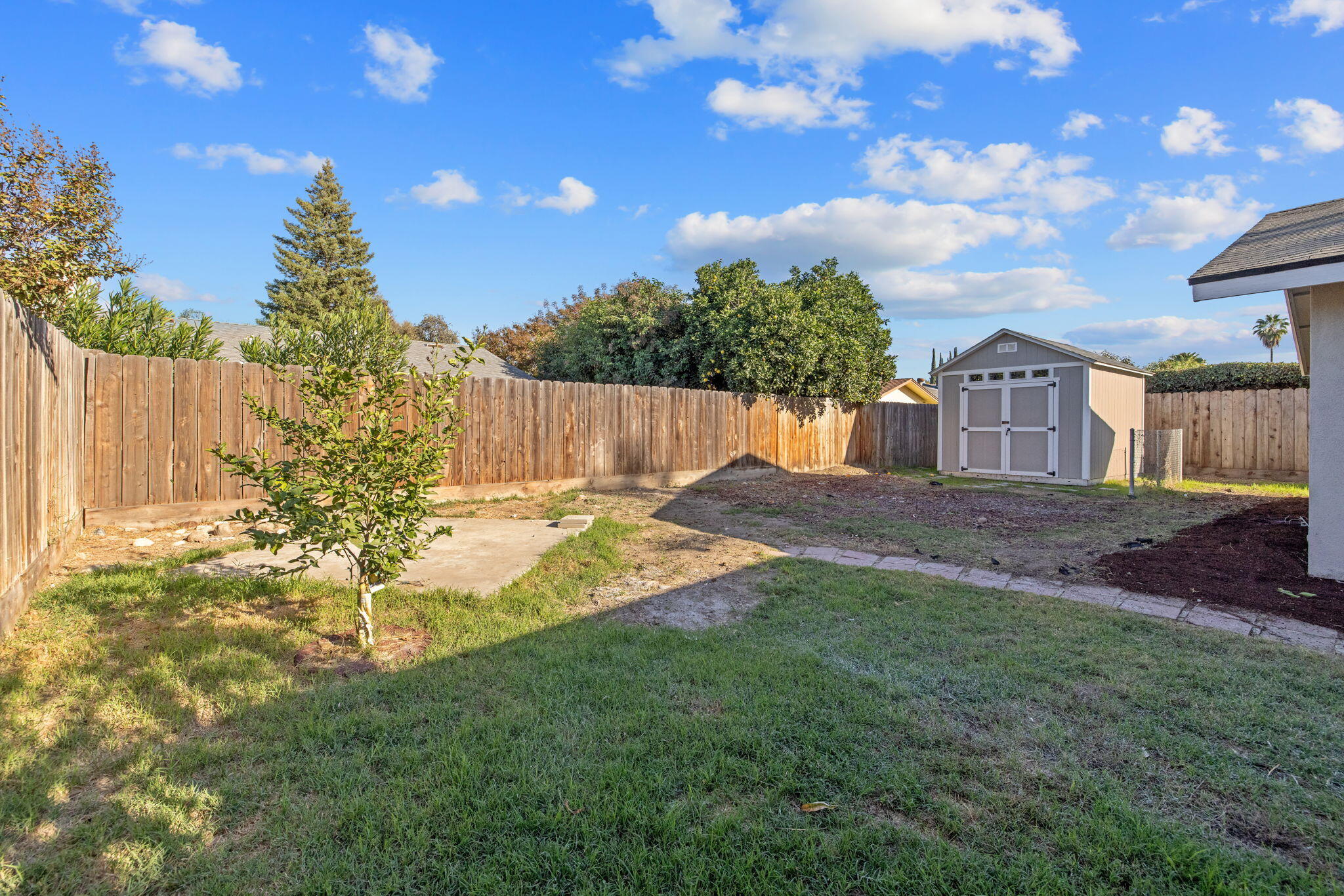 1742 S Heritage St, Visalia, CA 93277