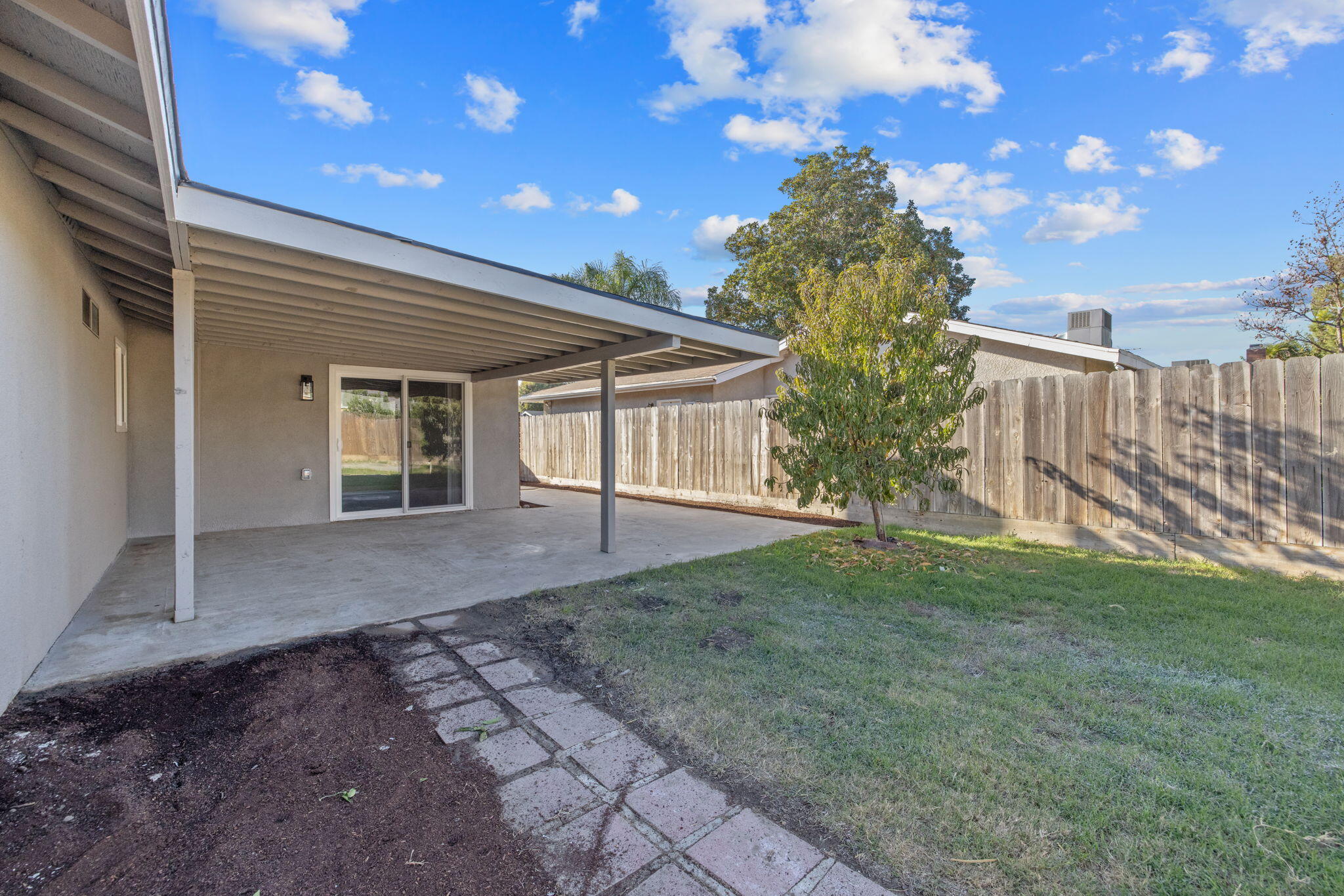 1742 S Heritage St, Visalia, CA 93277