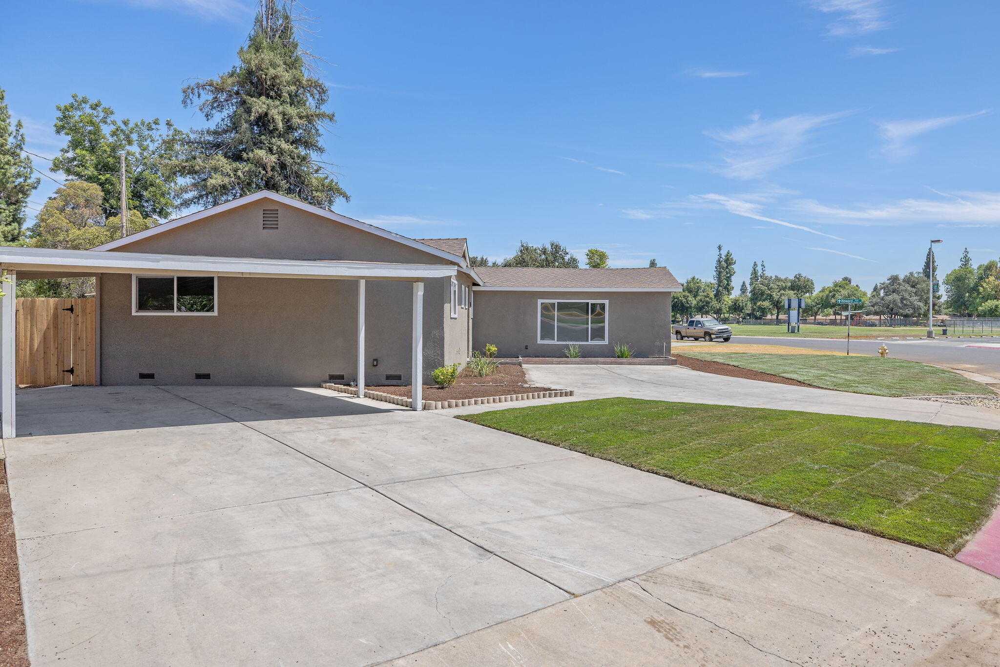 1330 S Clover St, Visalia, CA 93277