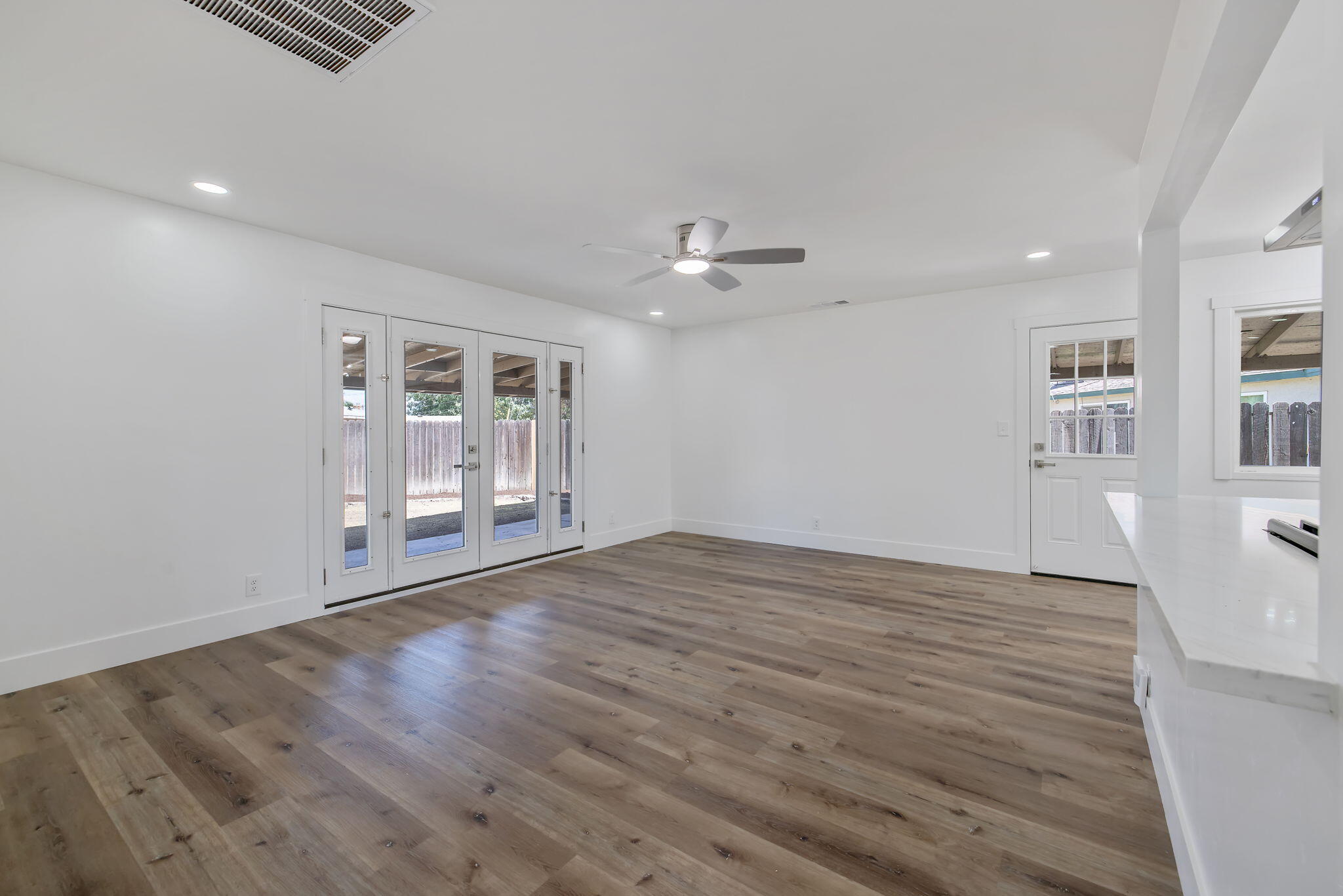 1330 S Clover St, Visalia, CA 93277