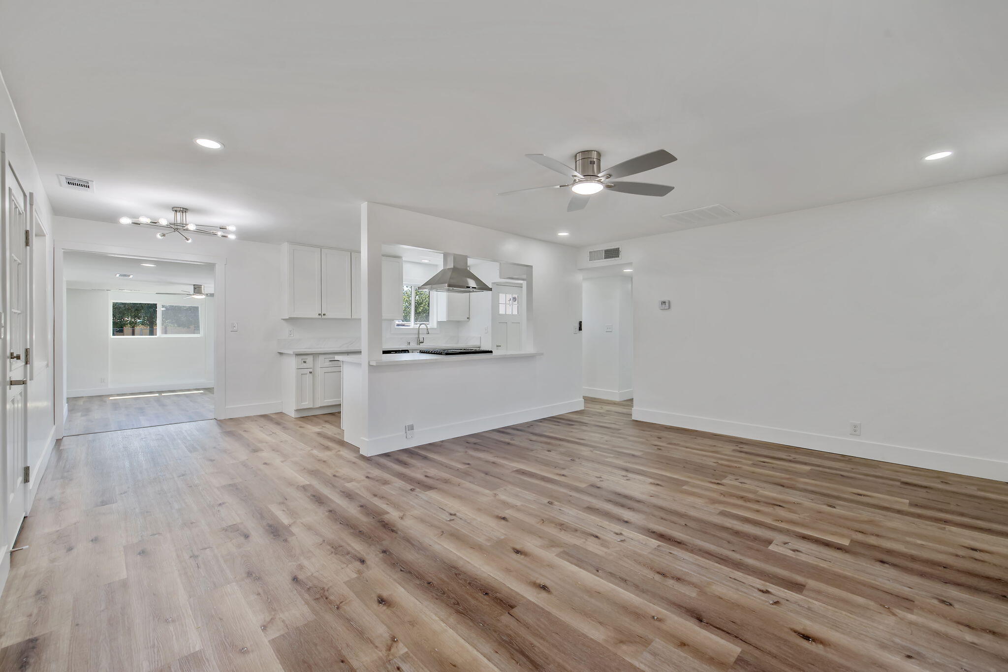 1330 S Clover St, Visalia, CA 93277