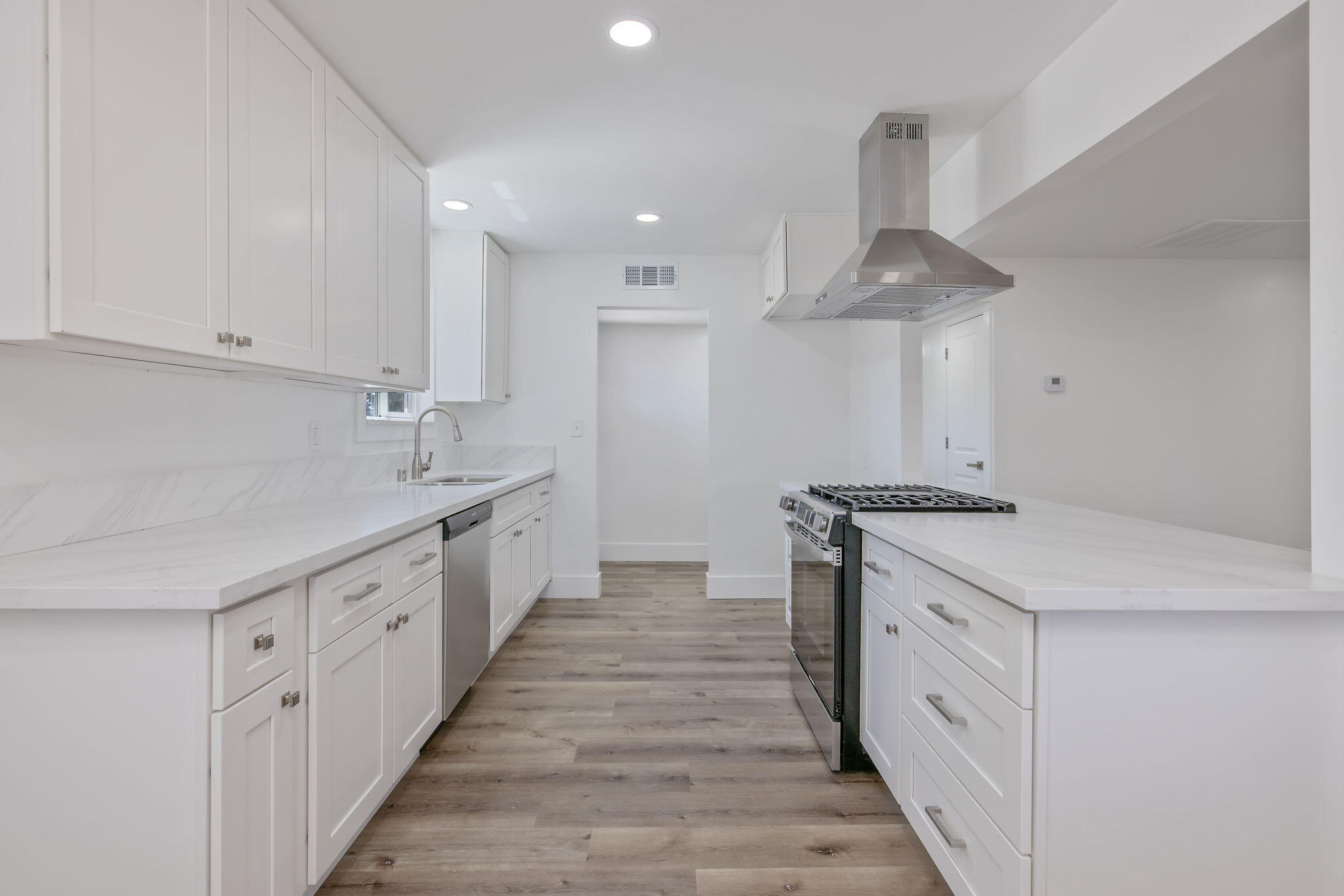 1330 S Clover St, Visalia, CA 93277