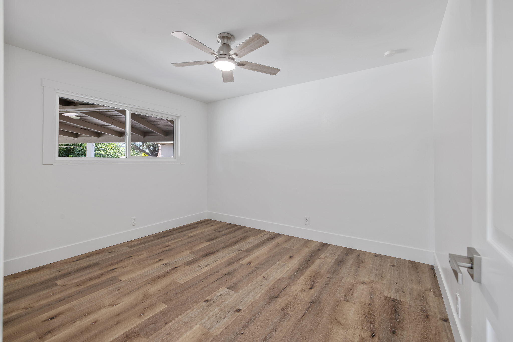 1330 S Clover St, Visalia, CA 93277