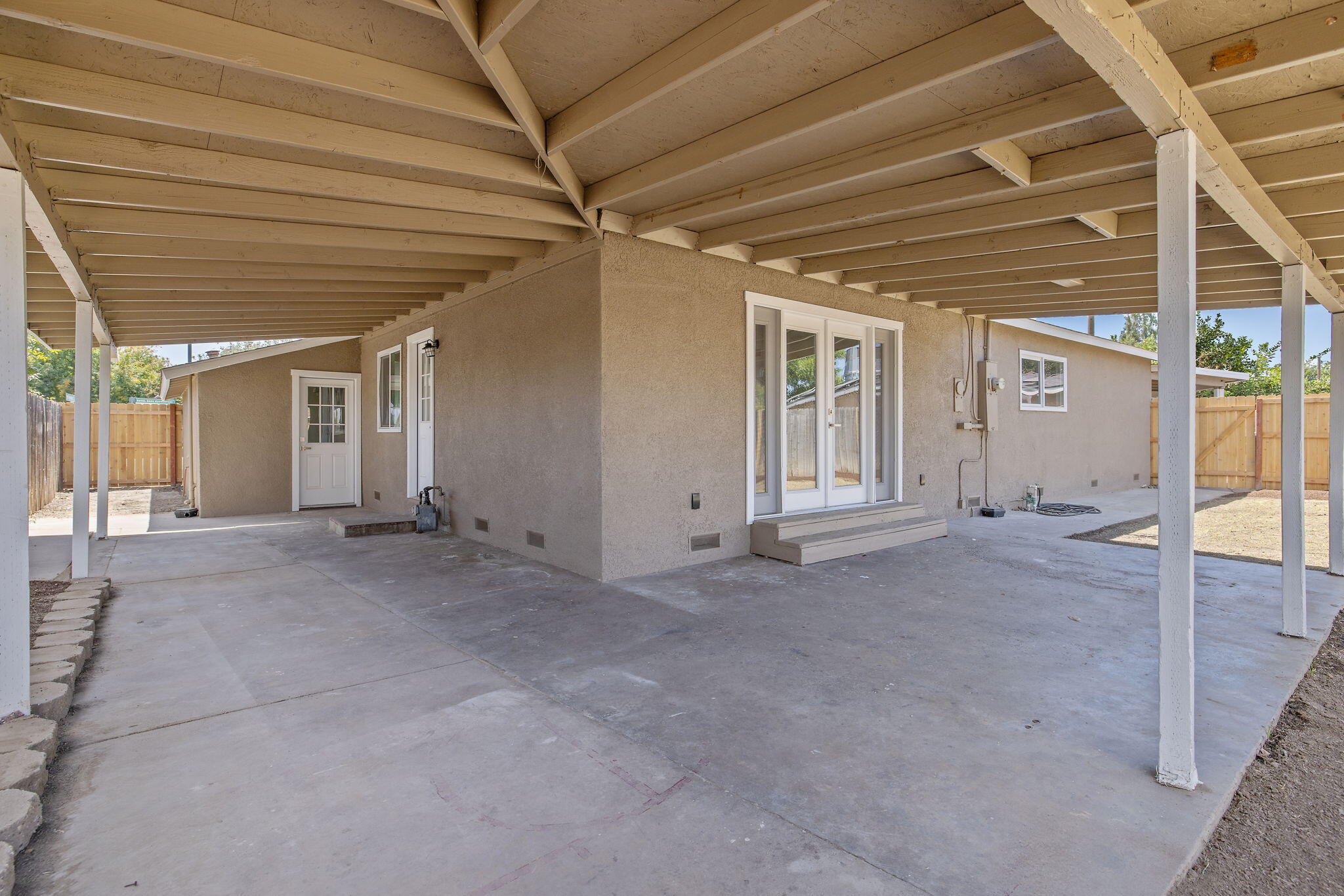 1330 S Clover St, Visalia, CA 93277