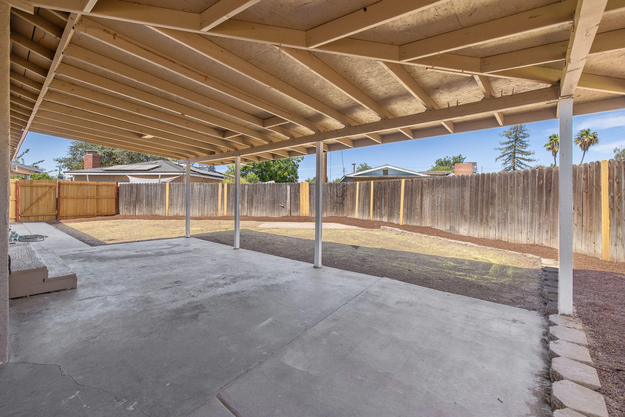 1330 S Clover St, Visalia, CA 93277