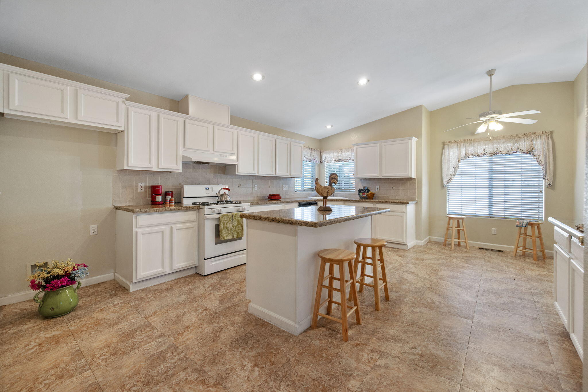 4603 S Verde Vista St, Visalia, CA 93277