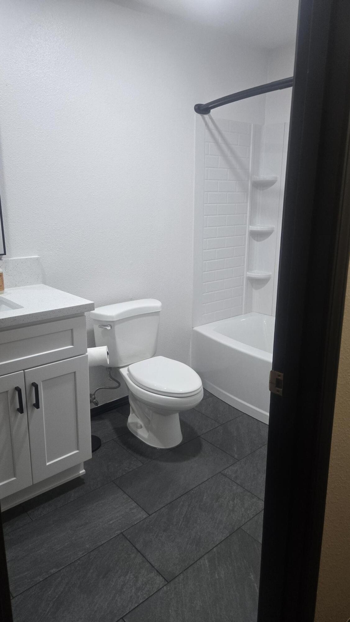 1421 Pamela Cir, Porterville, CA 93257