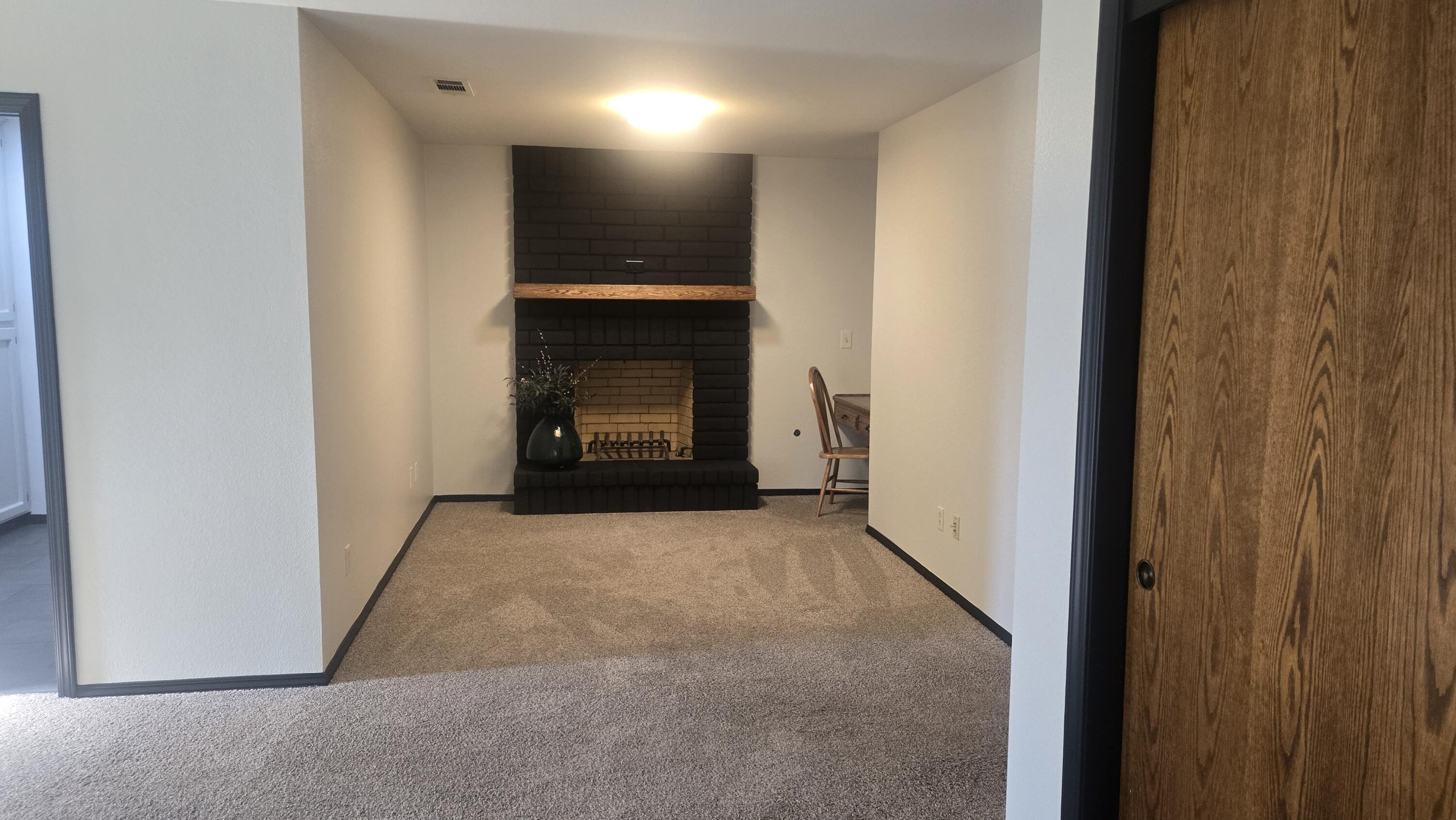 1421 Pamela Cir, Porterville, CA 93257