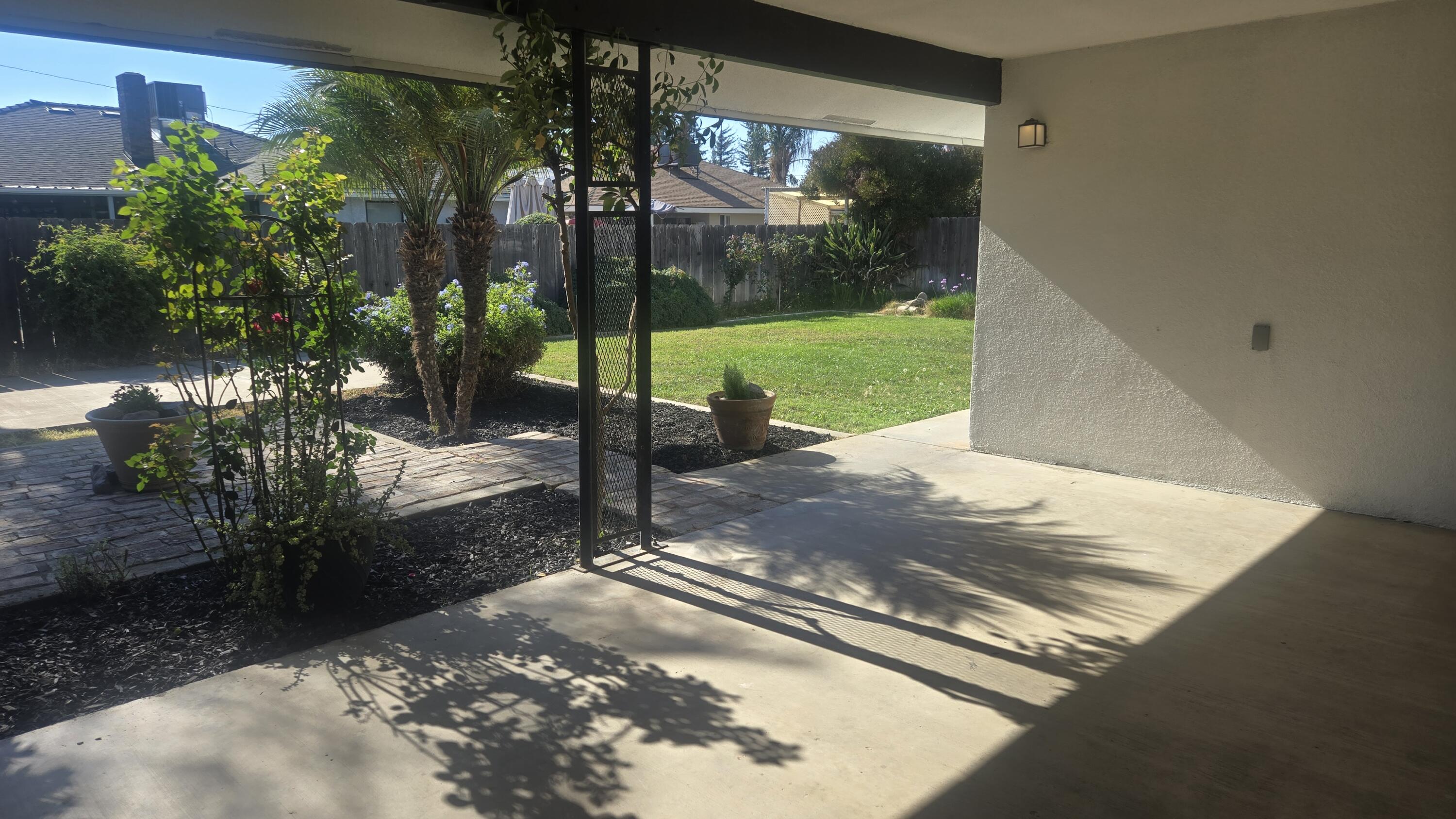 1421 Pamela Cir, Porterville, CA 93257