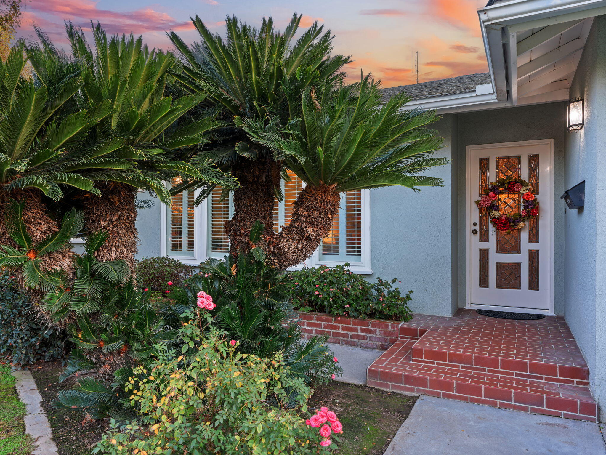 1613 W Meadow Ave, Visalia, CA 93277