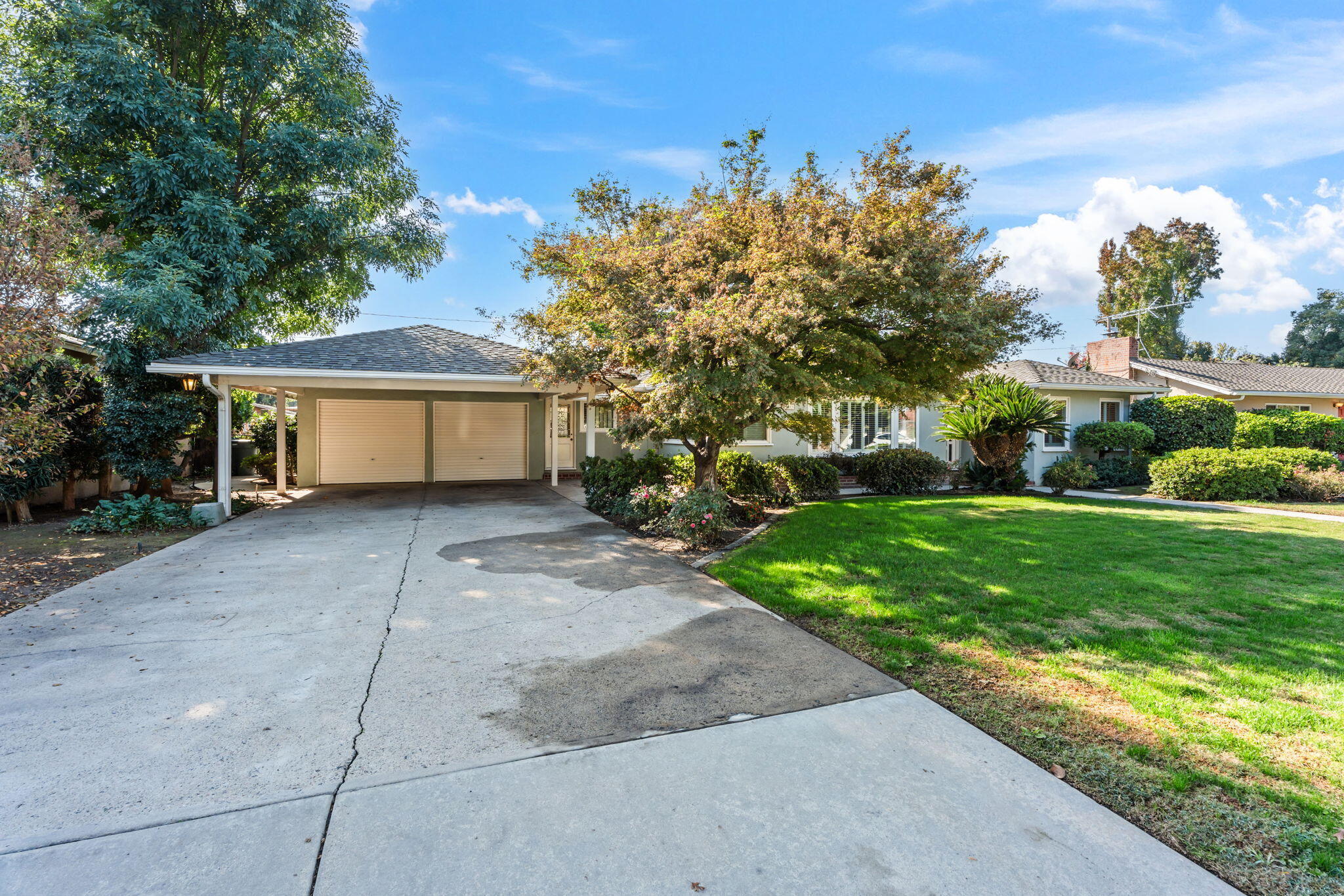 1613 W Meadow Ave, Visalia, CA 93277