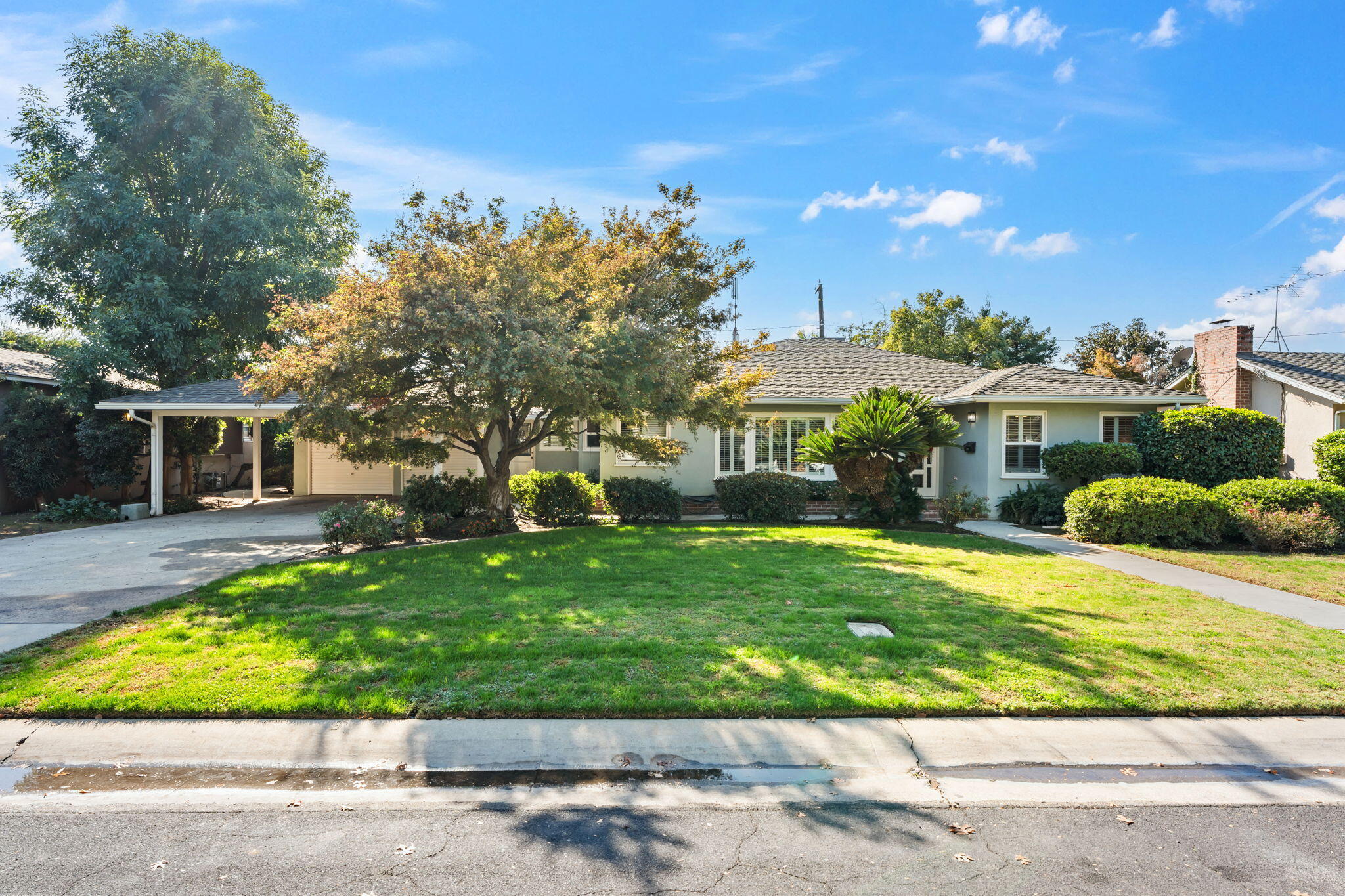 1613 W Meadow Ave, Visalia, CA 93277