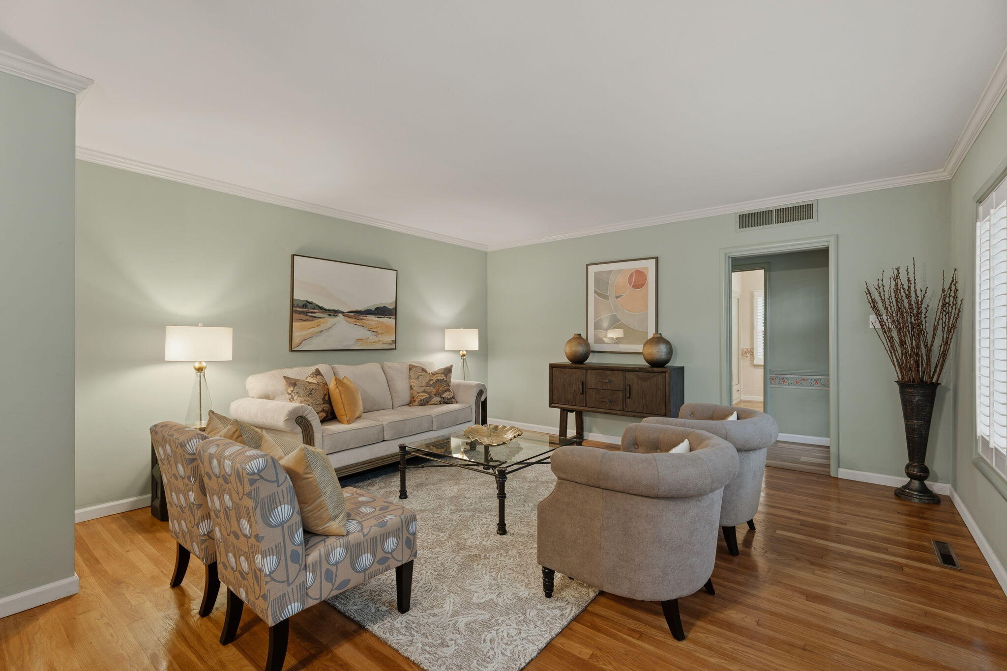 1613 W Meadow Ave, Visalia, CA 93277