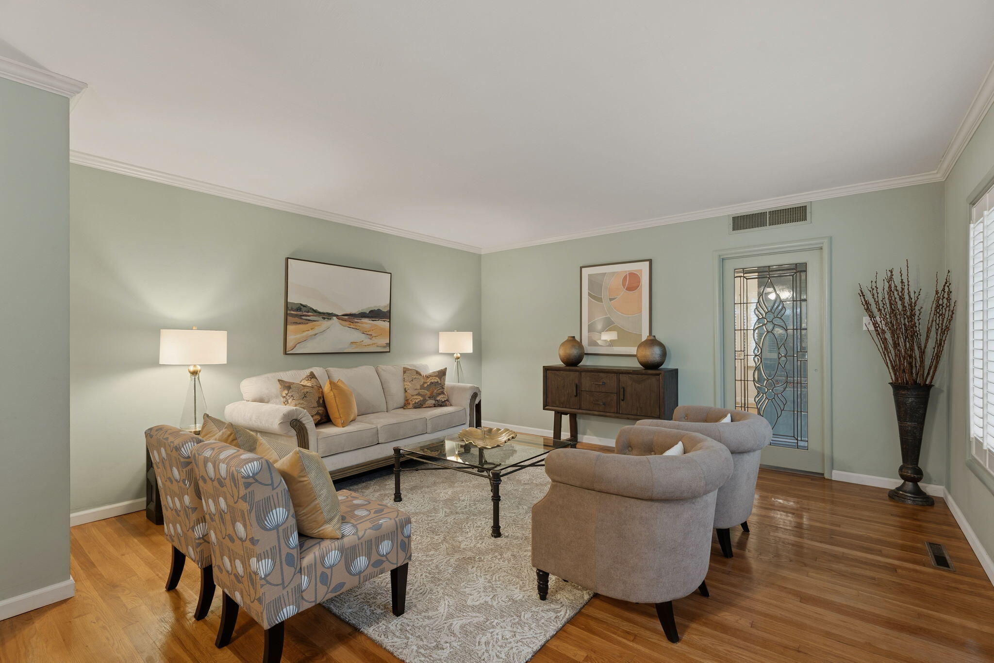 1613 W Meadow Ave, Visalia, CA 93277