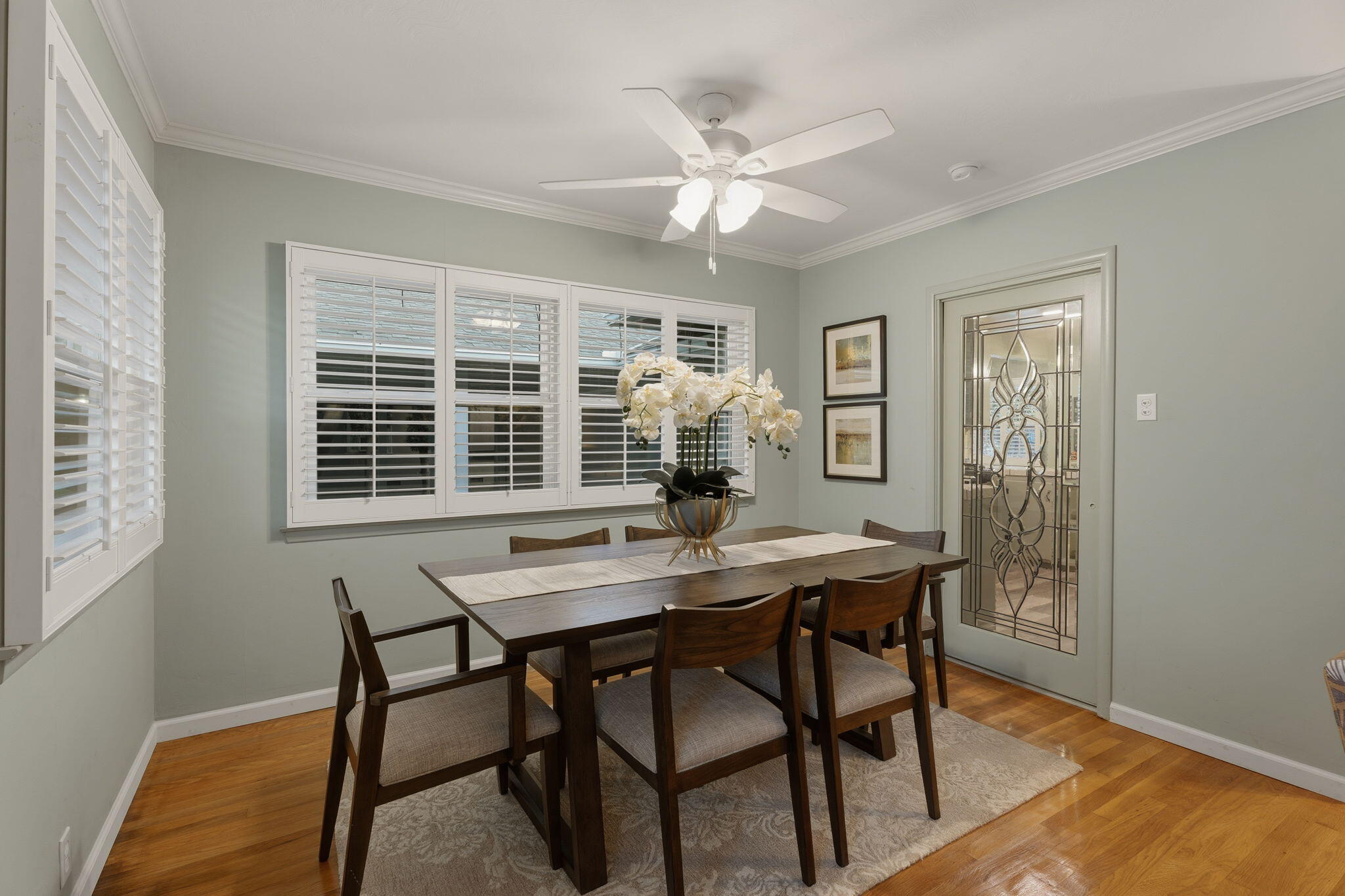 1613 W Meadow Ave, Visalia, CA 93277