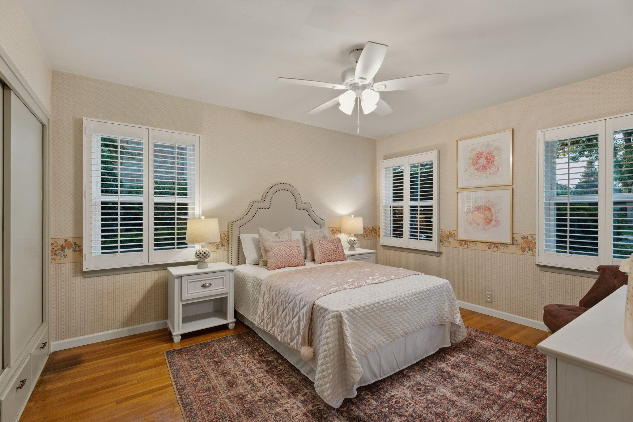 1613 W Meadow Ave, Visalia, CA 93277