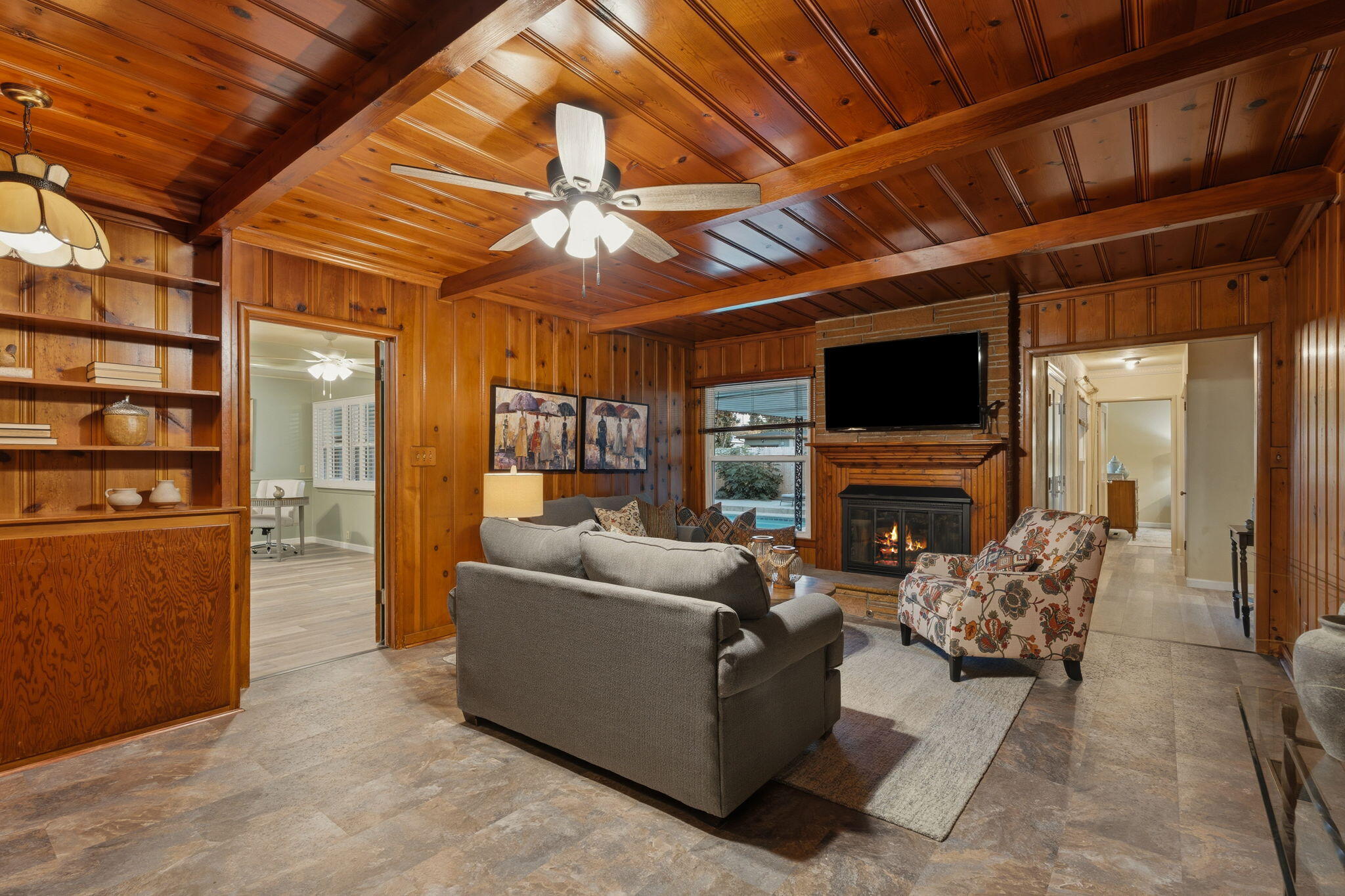 1613 W Meadow Ave, Visalia, CA 93277