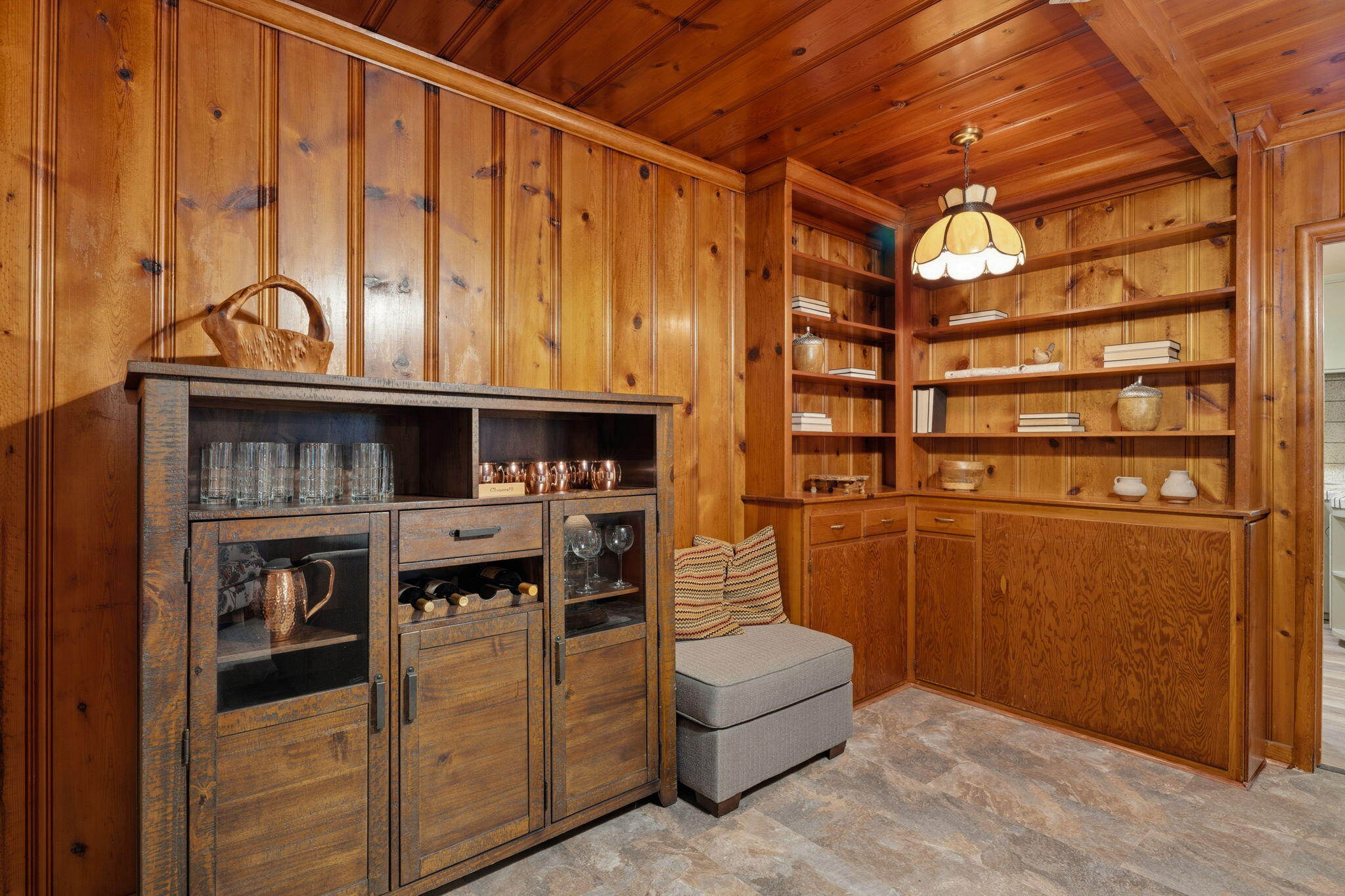 1613 W Meadow Ave, Visalia, CA 93277