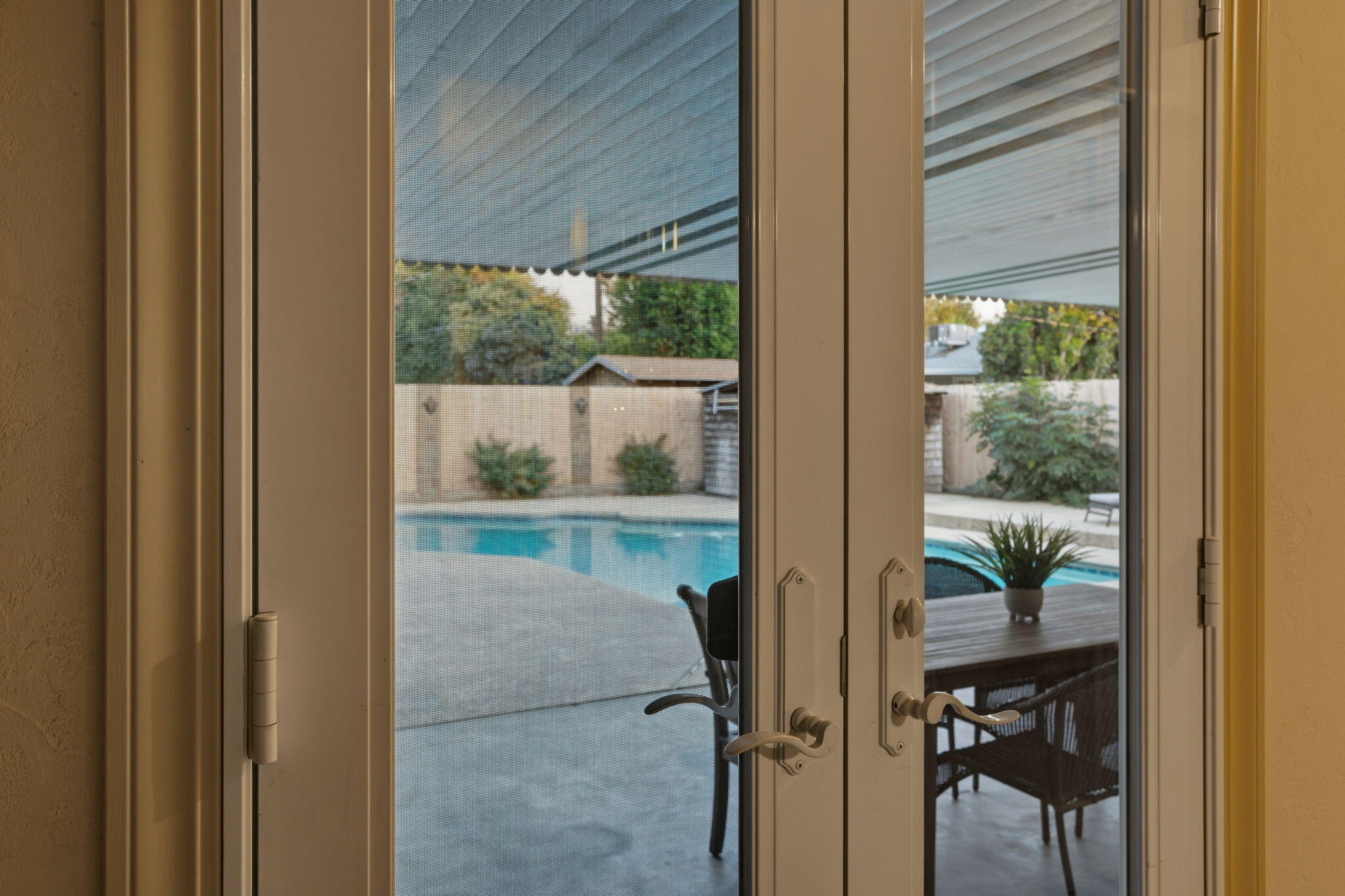 1613 W Meadow Ave, Visalia, CA 93277