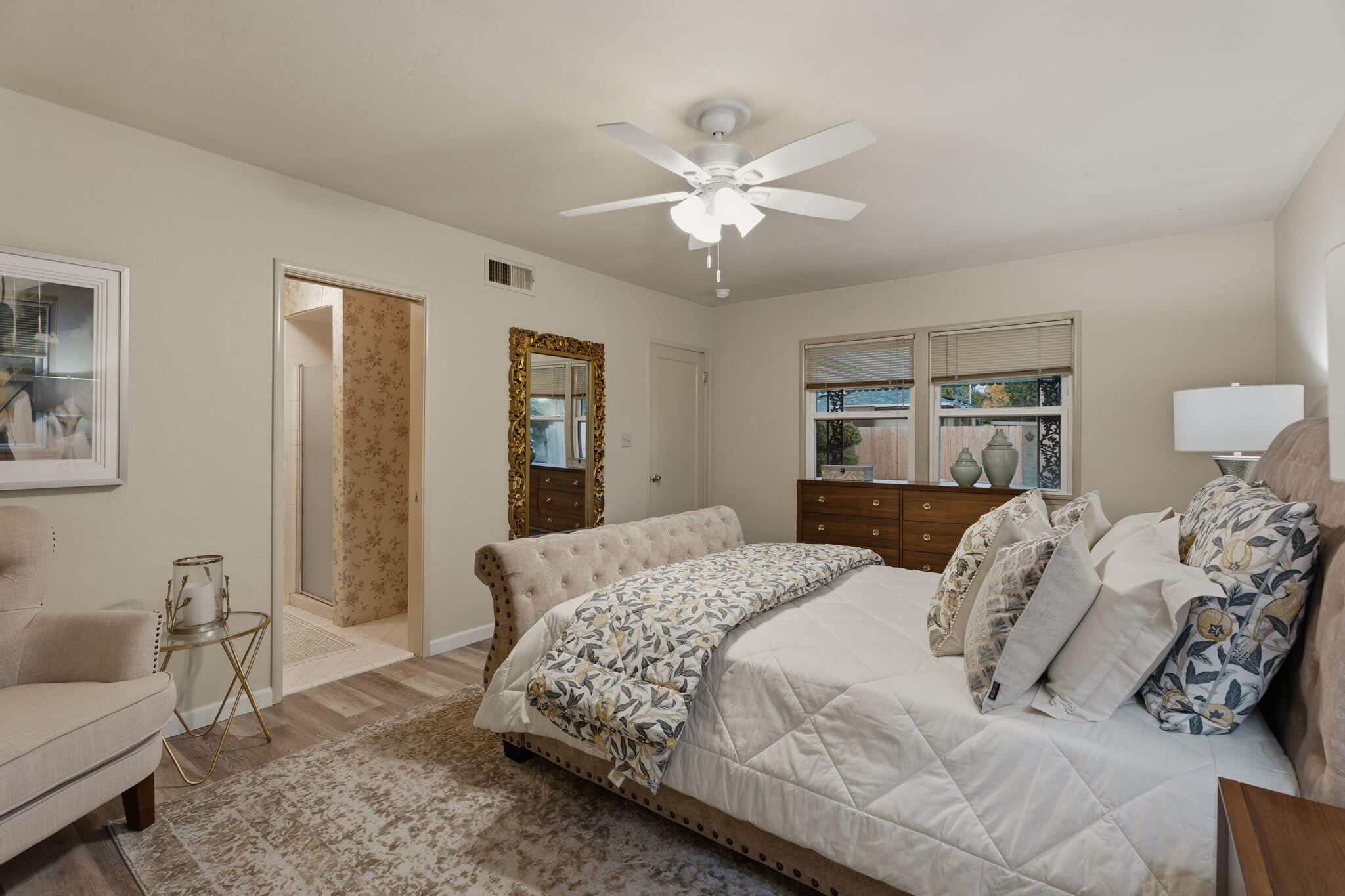 1613 W Meadow Ave, Visalia, CA 93277