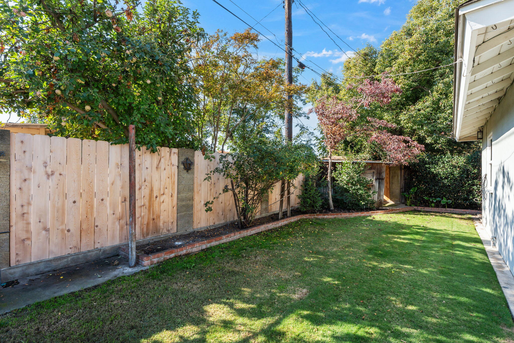 1613 W Meadow Ave, Visalia, CA 93277